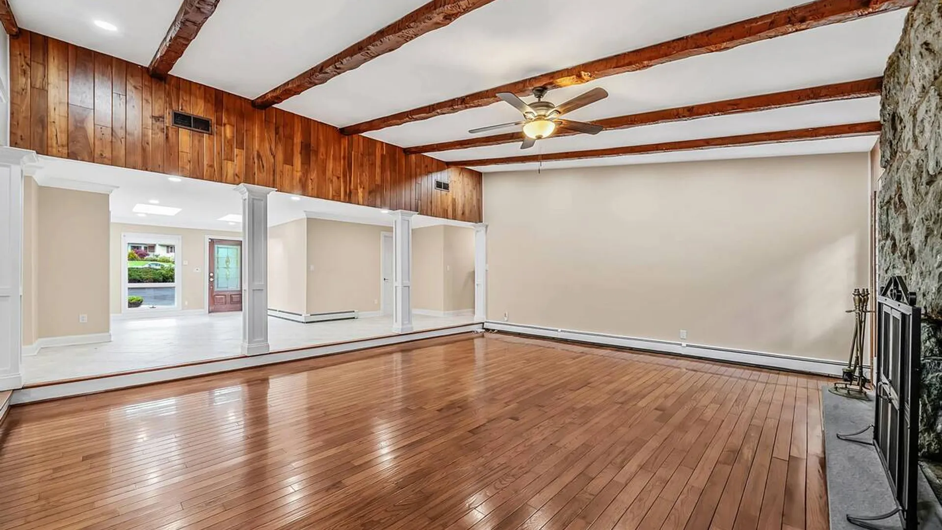 Property at 4 Durham Drive, Dix Hills, NY 11746 16