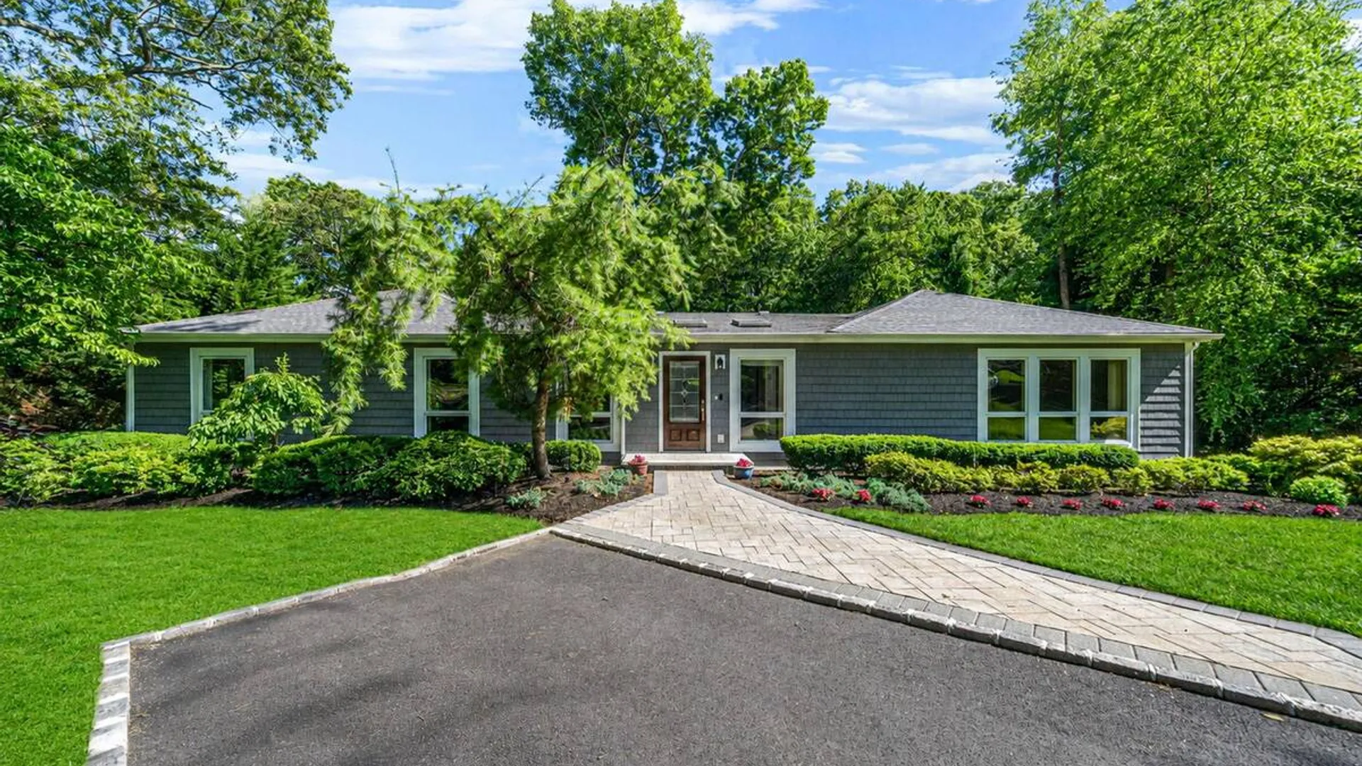 Property at 4 Durham Drive, Dix Hills, NY 11746 3