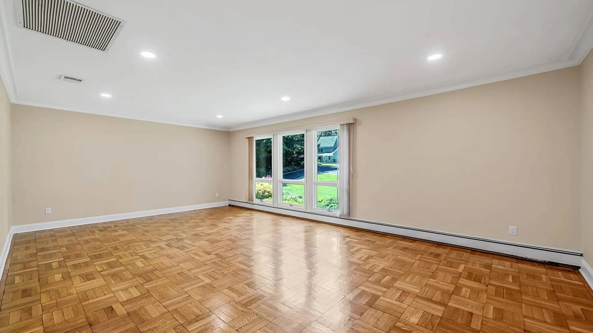Property at 4 Durham Drive, Dix Hills, NY 11746 21