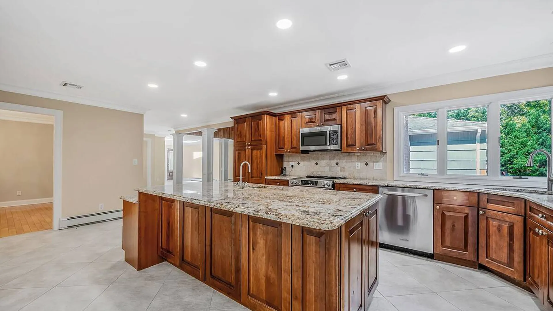 Property at 4 Durham Drive, Dix Hills, NY 11746 23