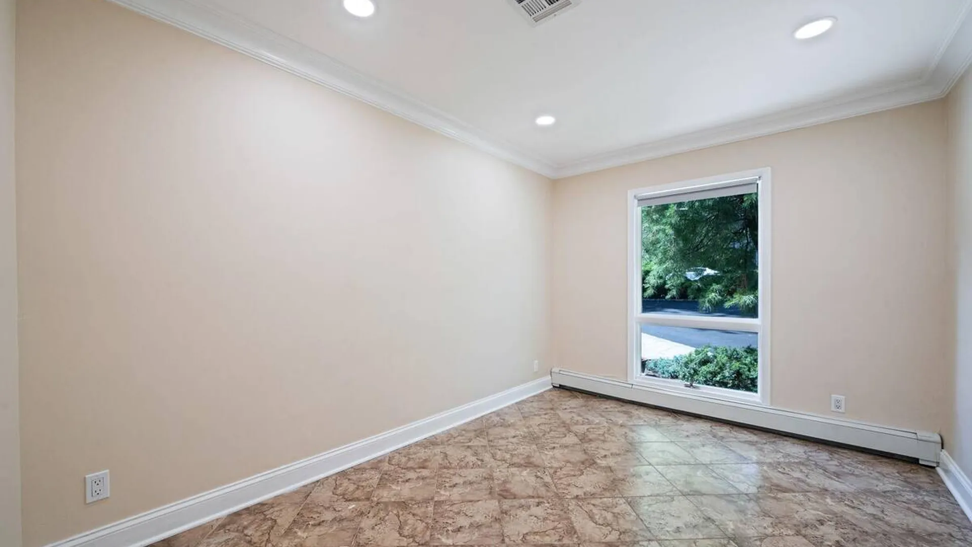 Property at 4 Durham Drive, Dix Hills, NY 11746 31