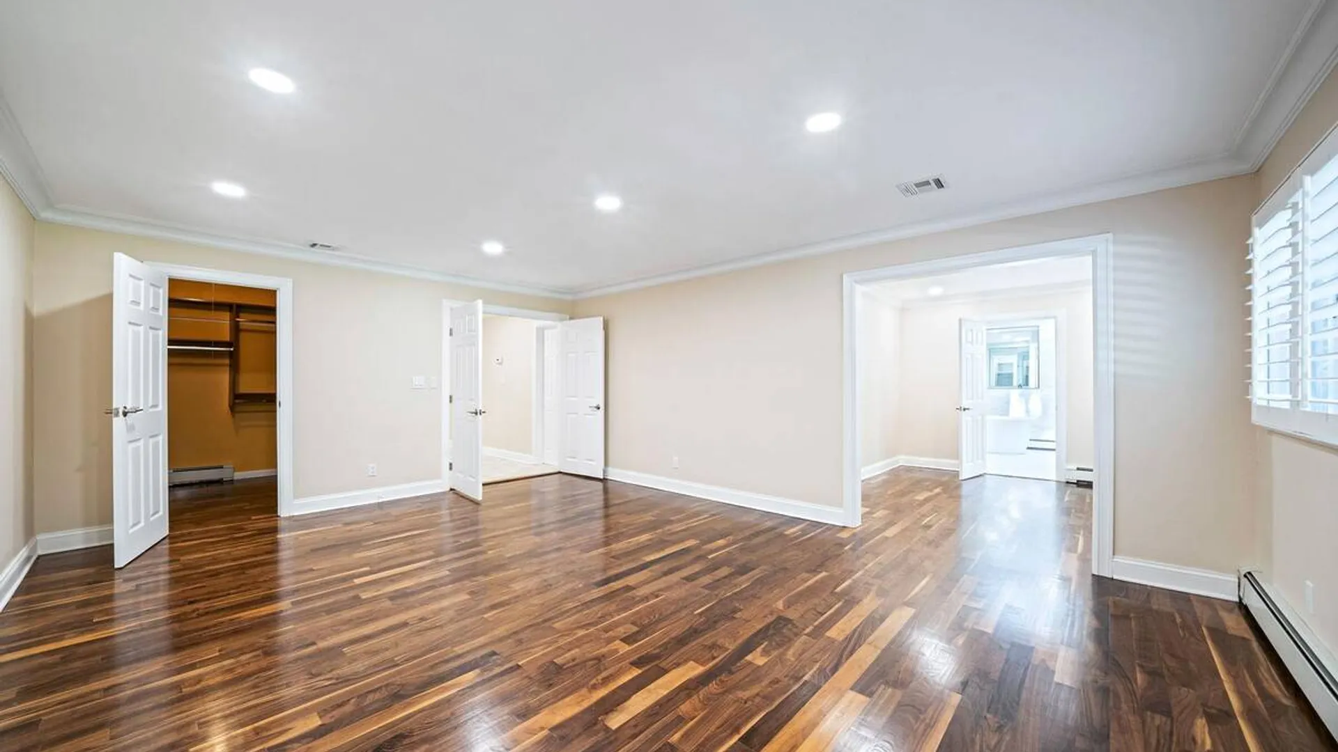 Property at 4 Durham Drive, Dix Hills, NY 11746 35