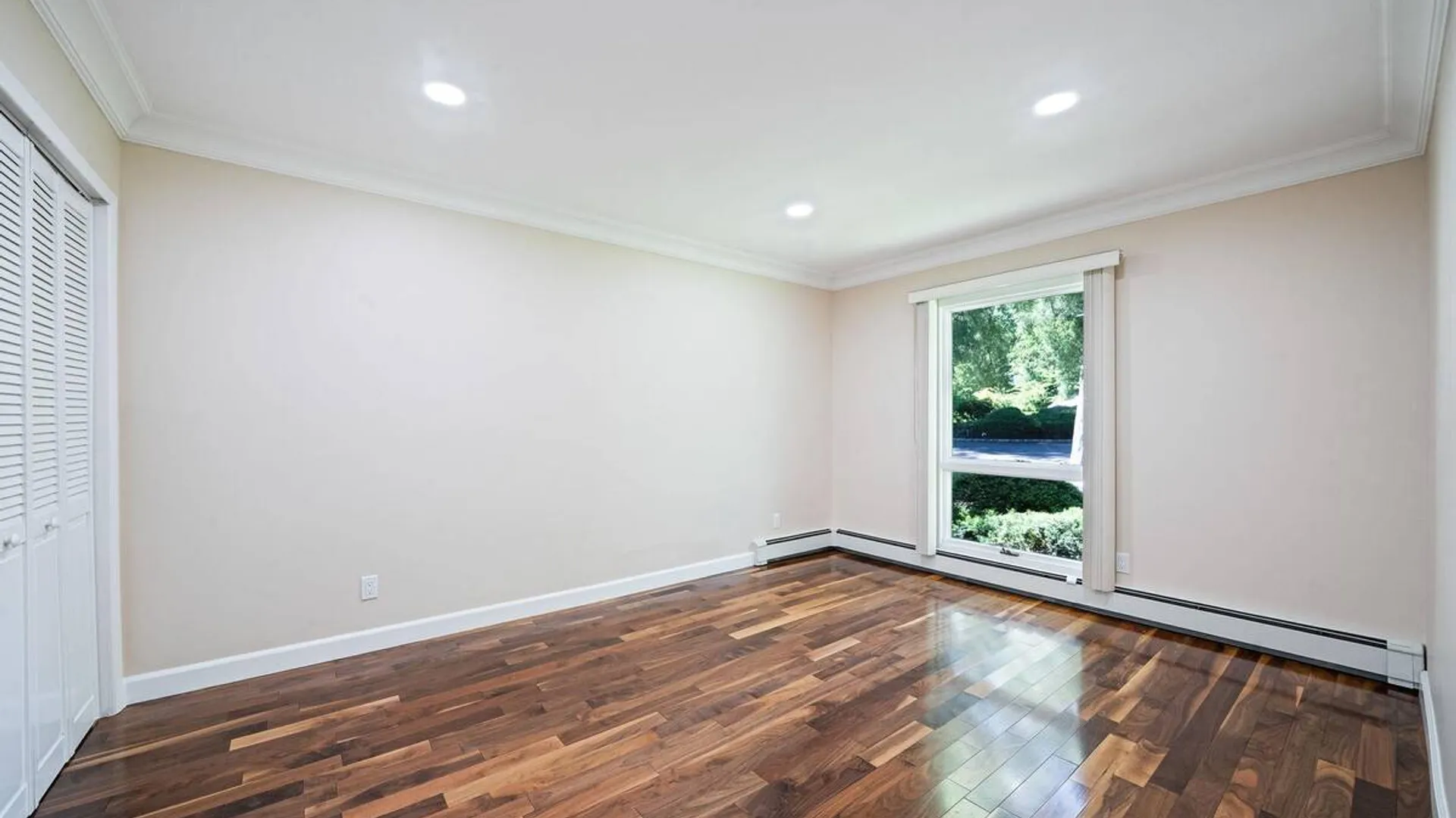 Property at 4 Durham Drive, Dix Hills, NY 11746 45