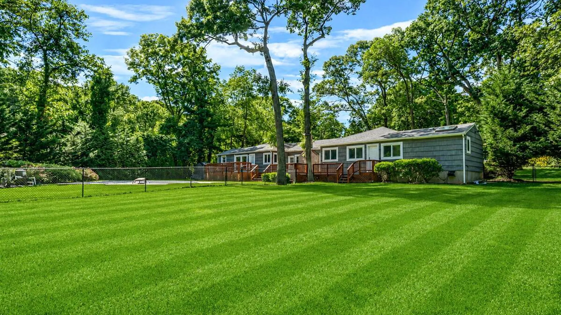Property at 4 Durham Drive, Dix Hills, NY 11746 6