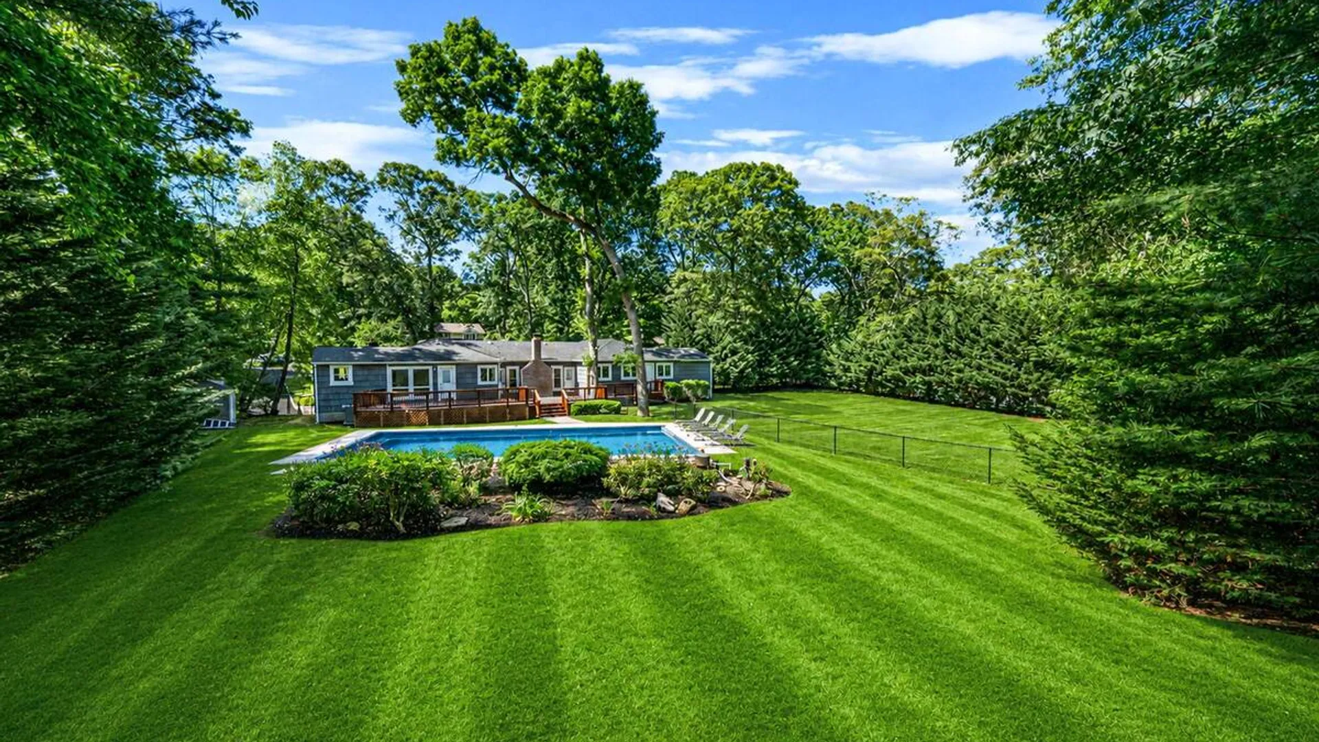 Property at 4 Durham Drive, Dix Hills, NY 11746 7
