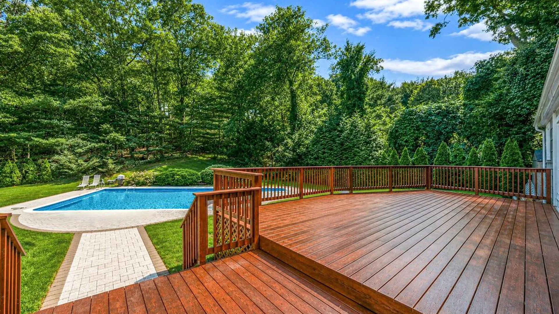 Property at 4 Durham Drive, Dix Hills, NY 11746 10