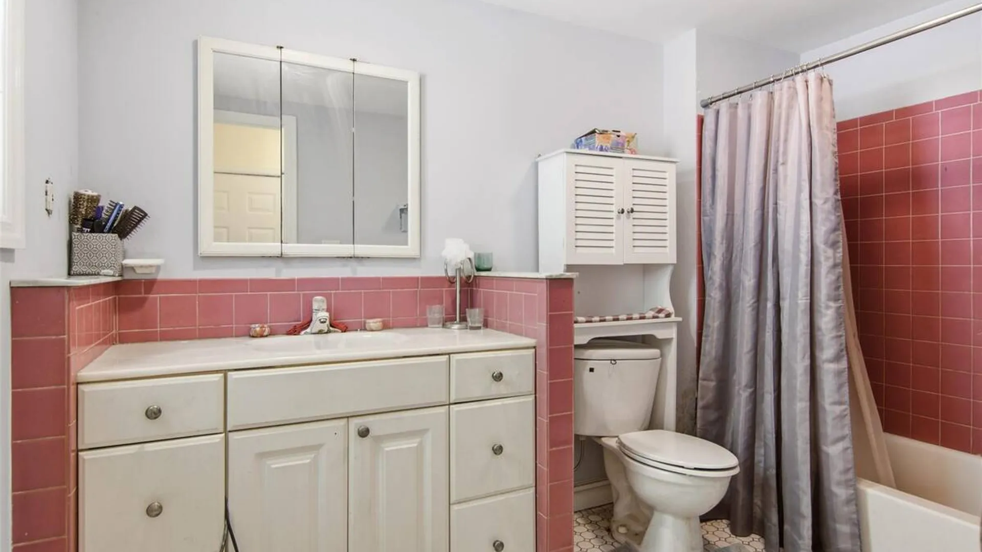 Property at 163 Islip Boulevard, Islip Terrace, NY 11752 19