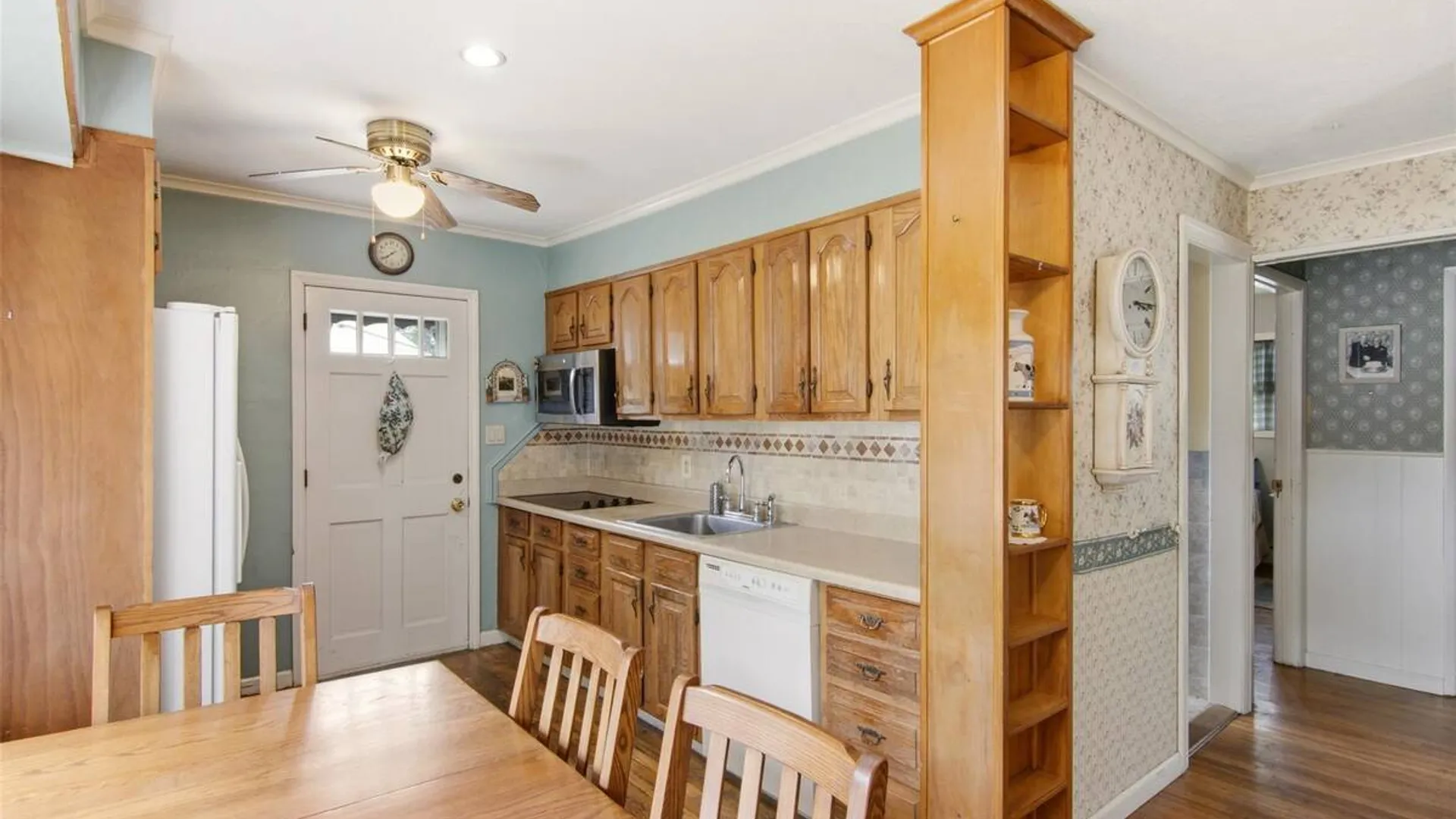 Property at 163 Islip Boulevard, Islip Terrace, NY 11752 7