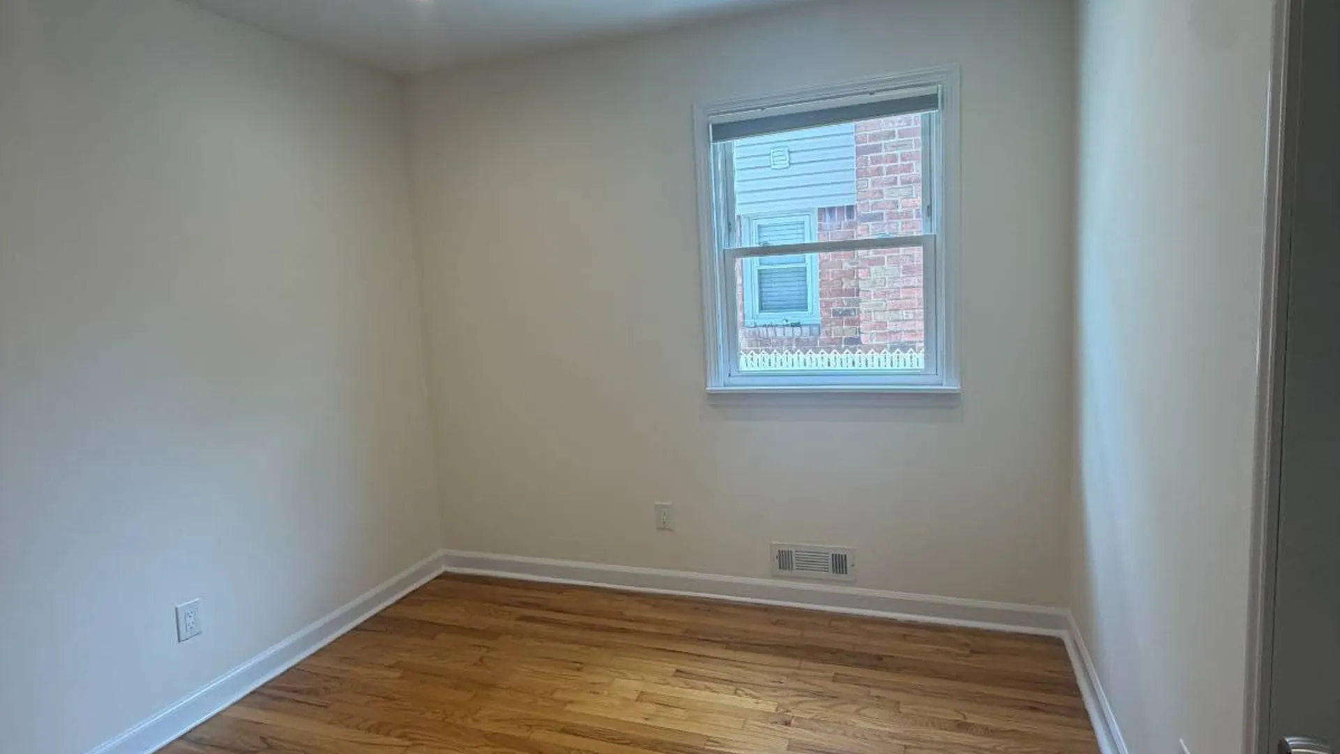 Property at 268 chesterton ave, Staten Island, NY 10306 12