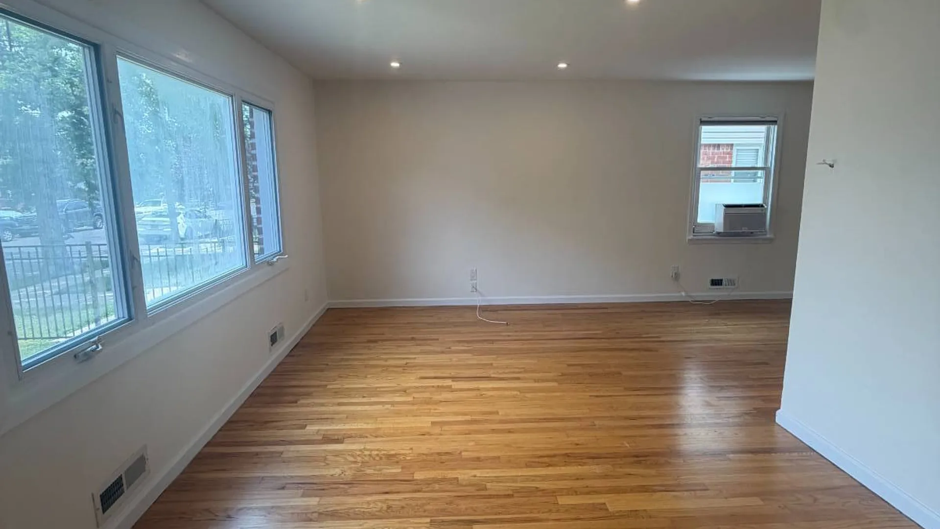 Property at 268 chesterton ave, Staten Island, NY 10306 6