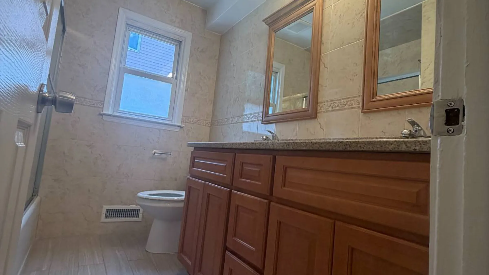 Property at 268 chesterton ave, Staten Island, NY 10306 9