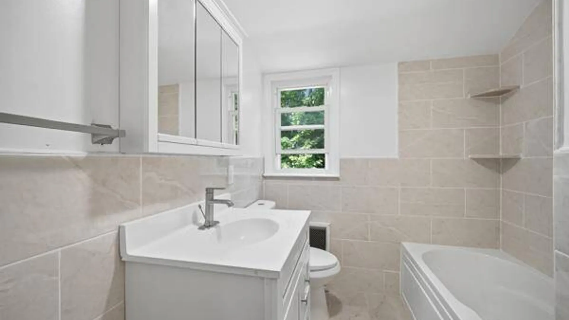 Property at 458 N Magee Street, Southampton, NY 11968 27