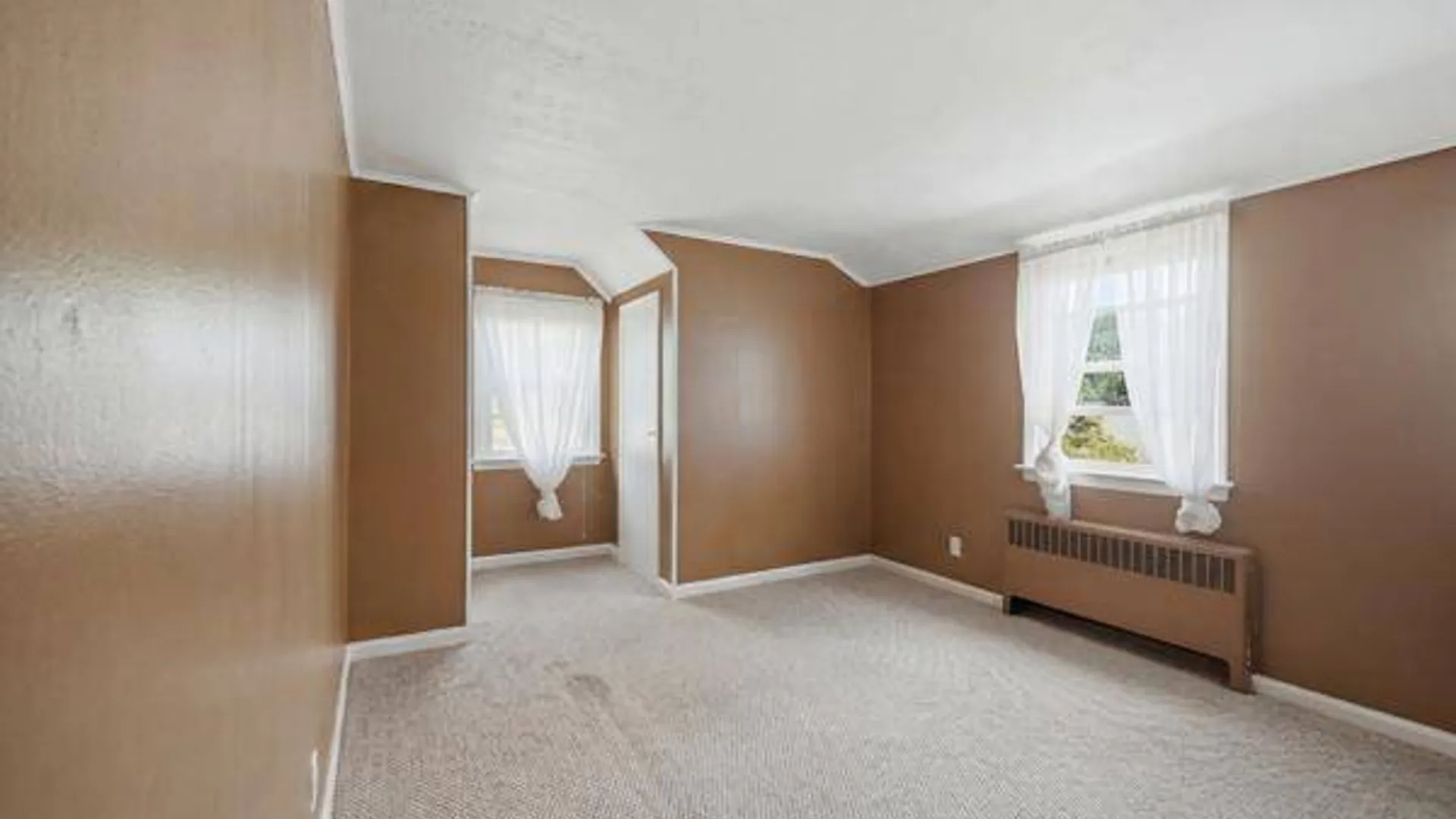 Property at 458 N Magee Street, Southampton, NY 11968 36