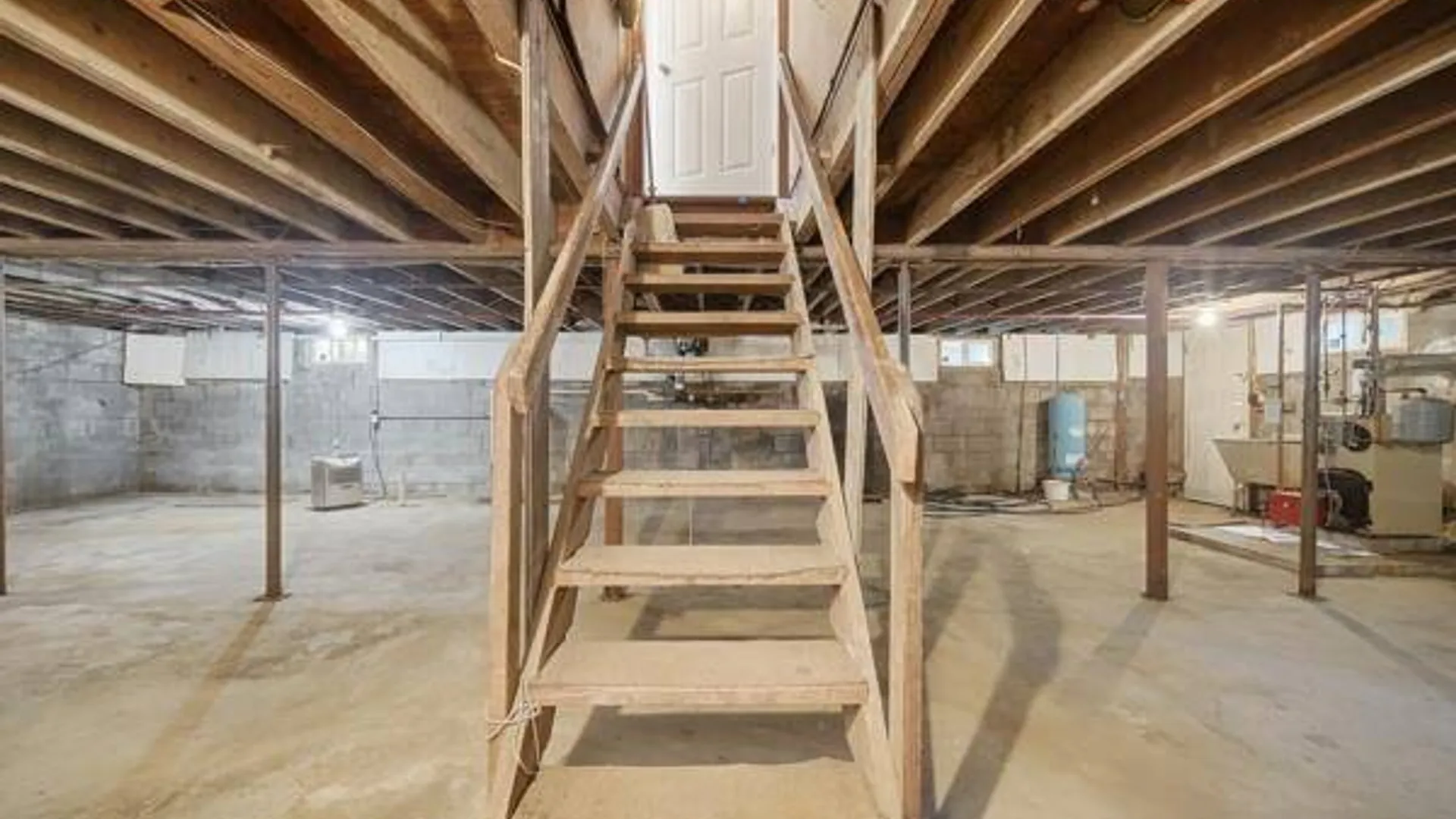 Property at 458 N Magee Street, Southampton, NY 11968 10