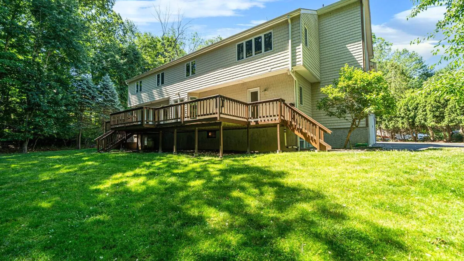 Property at 589 Landing Avenue, Smithtown, NY 11787 36