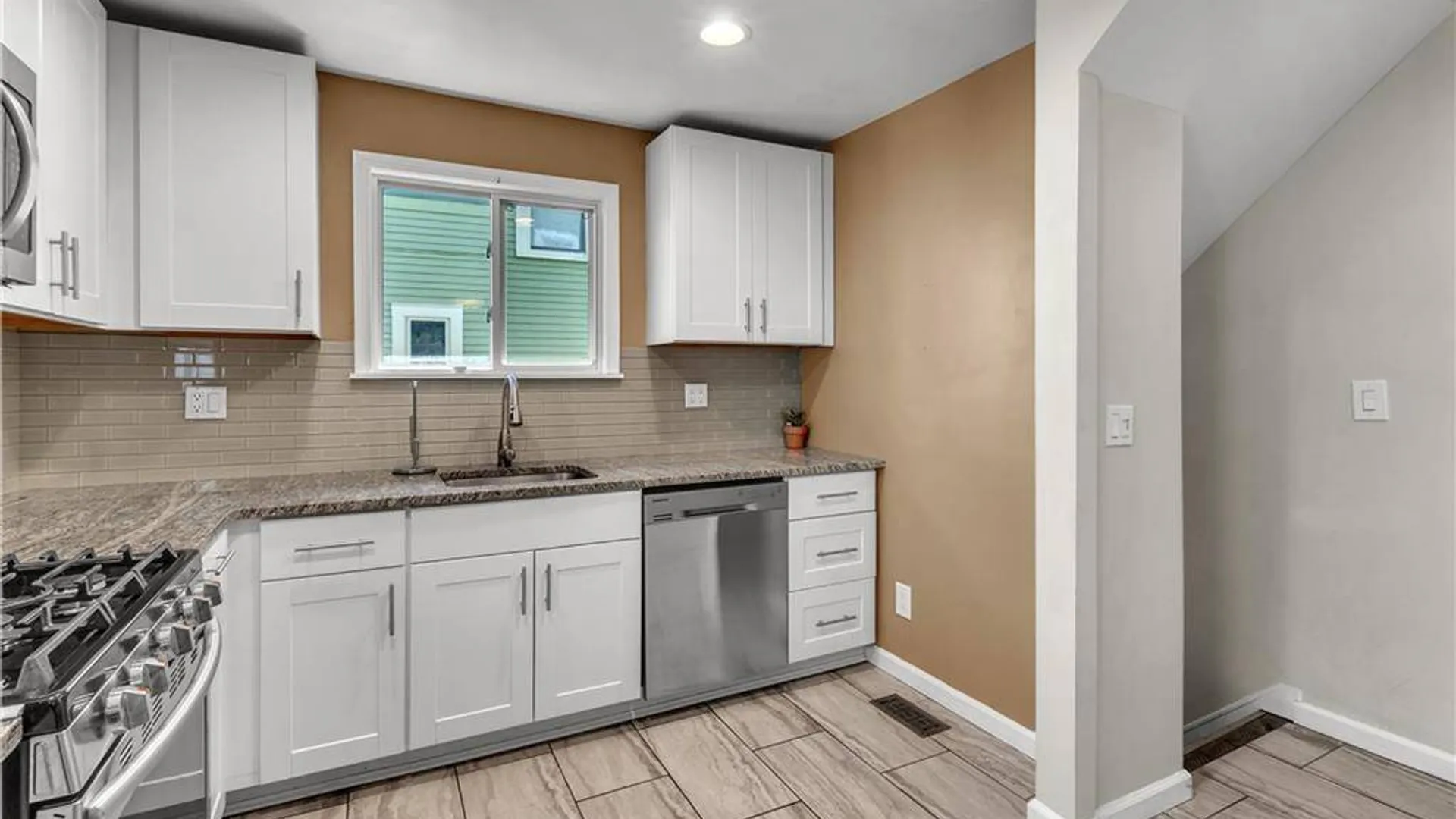 Property at 40 McKinley Ave, Buffalo, NY 14217 17