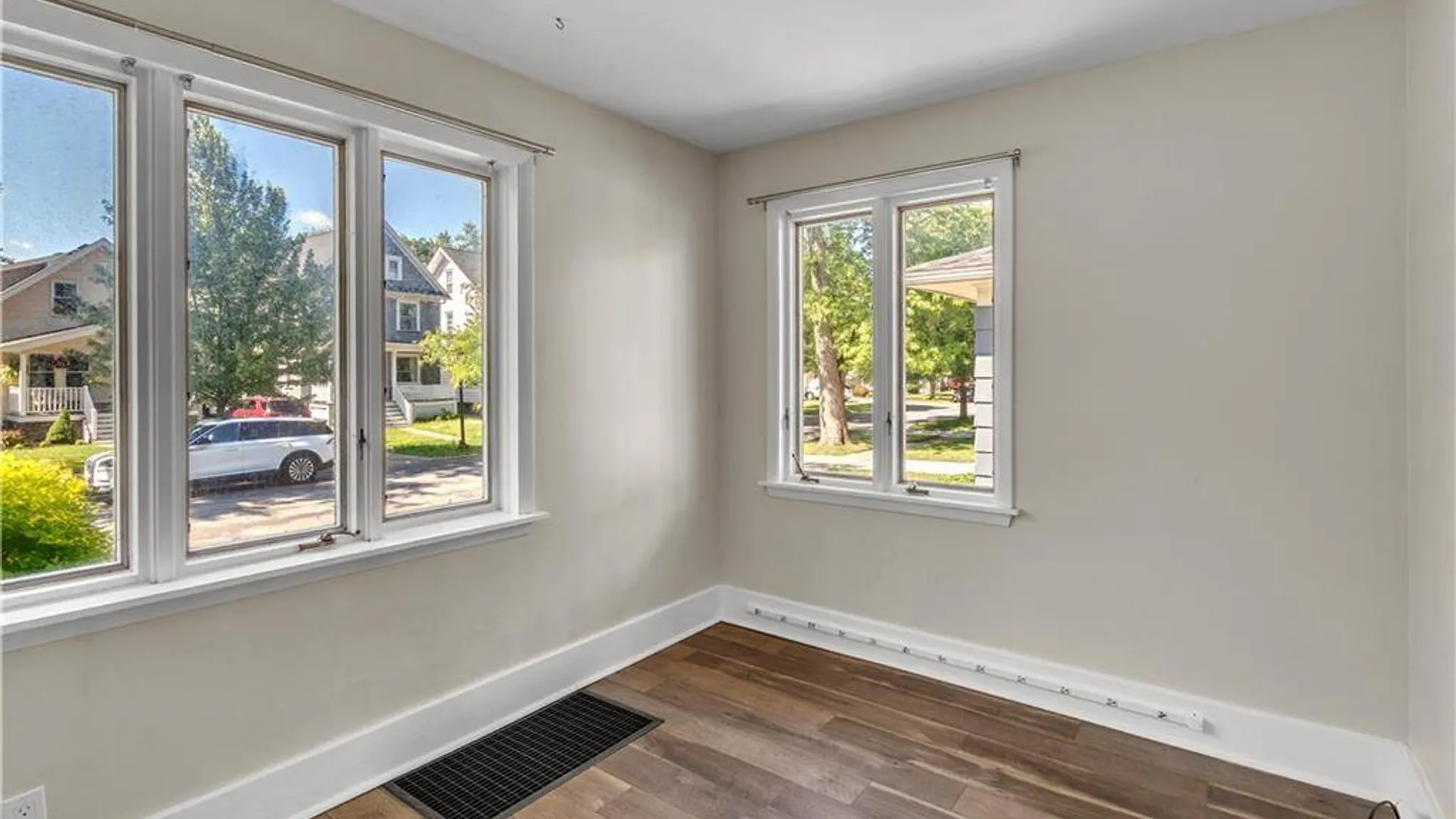 Property at 40 McKinley Ave, Buffalo, NY 14217 23