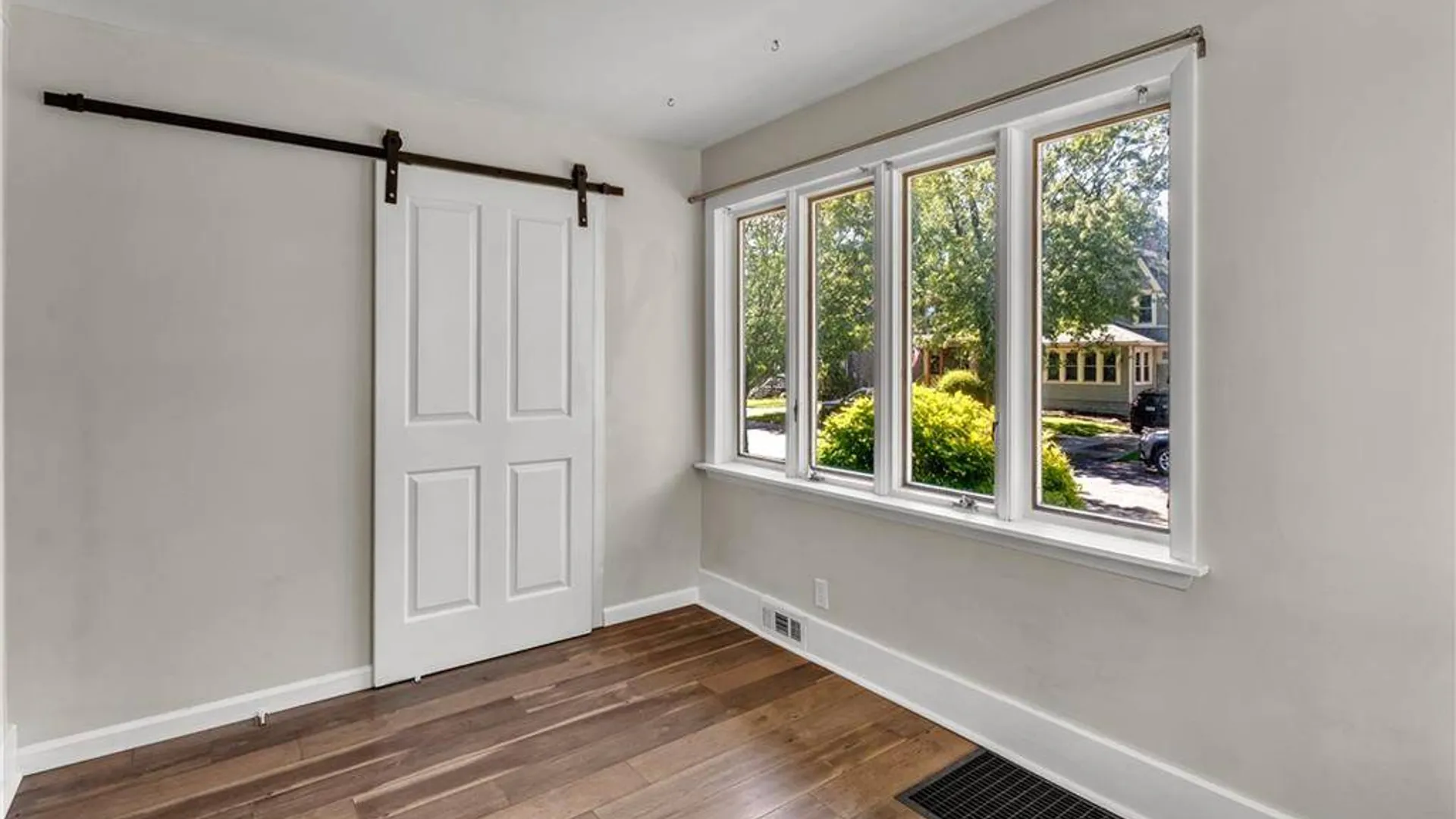 Property at 40 McKinley Ave, Buffalo, NY 14217 26
