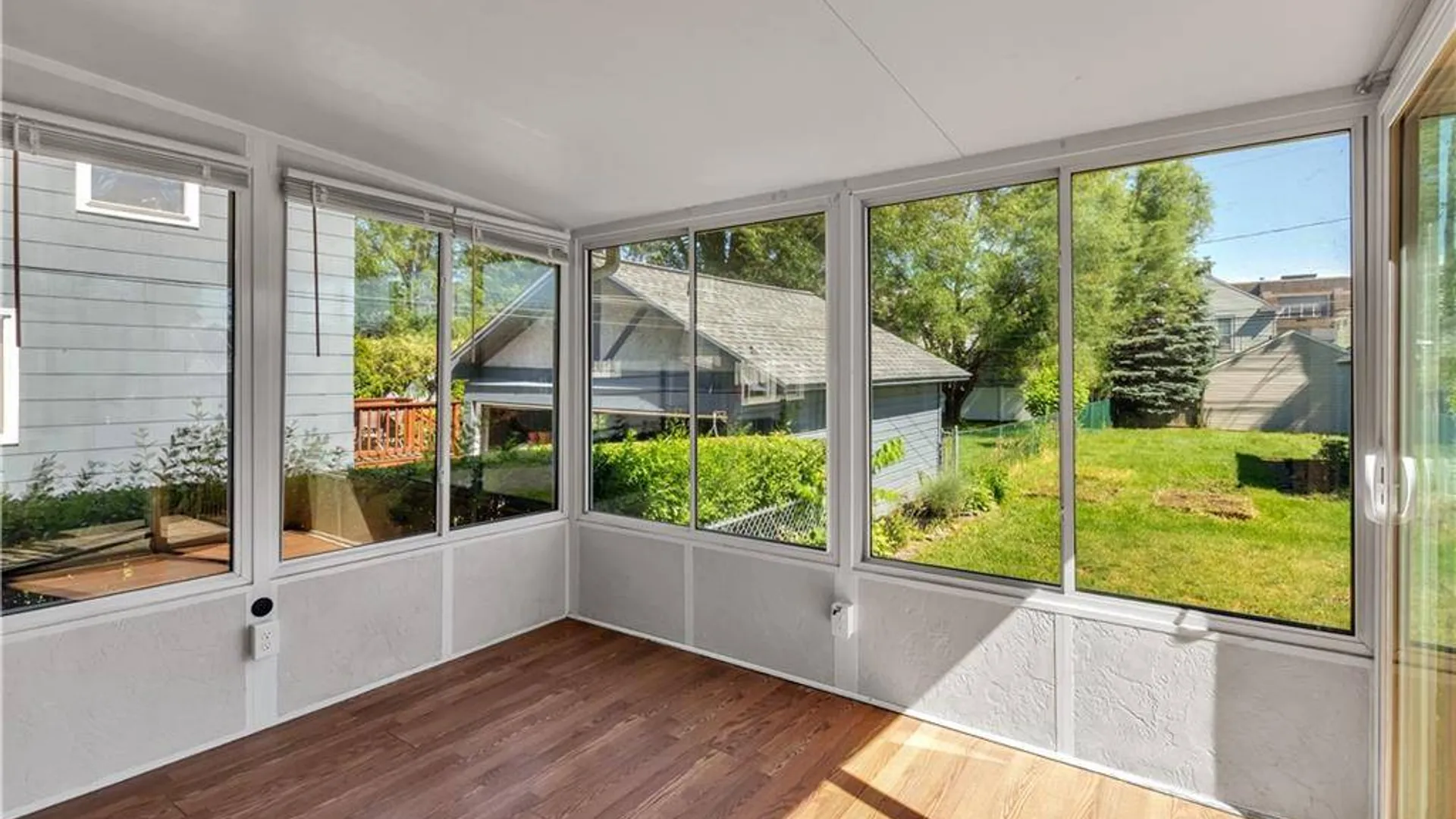 Property at 40 McKinley Ave, Buffalo, NY 14217 31