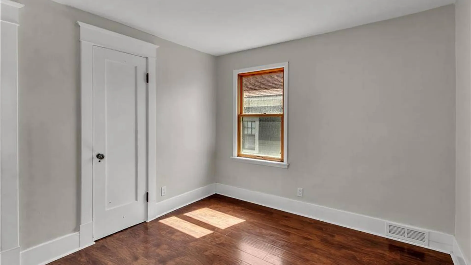 Property at 40 McKinley Ave, Buffalo, NY 14217 34