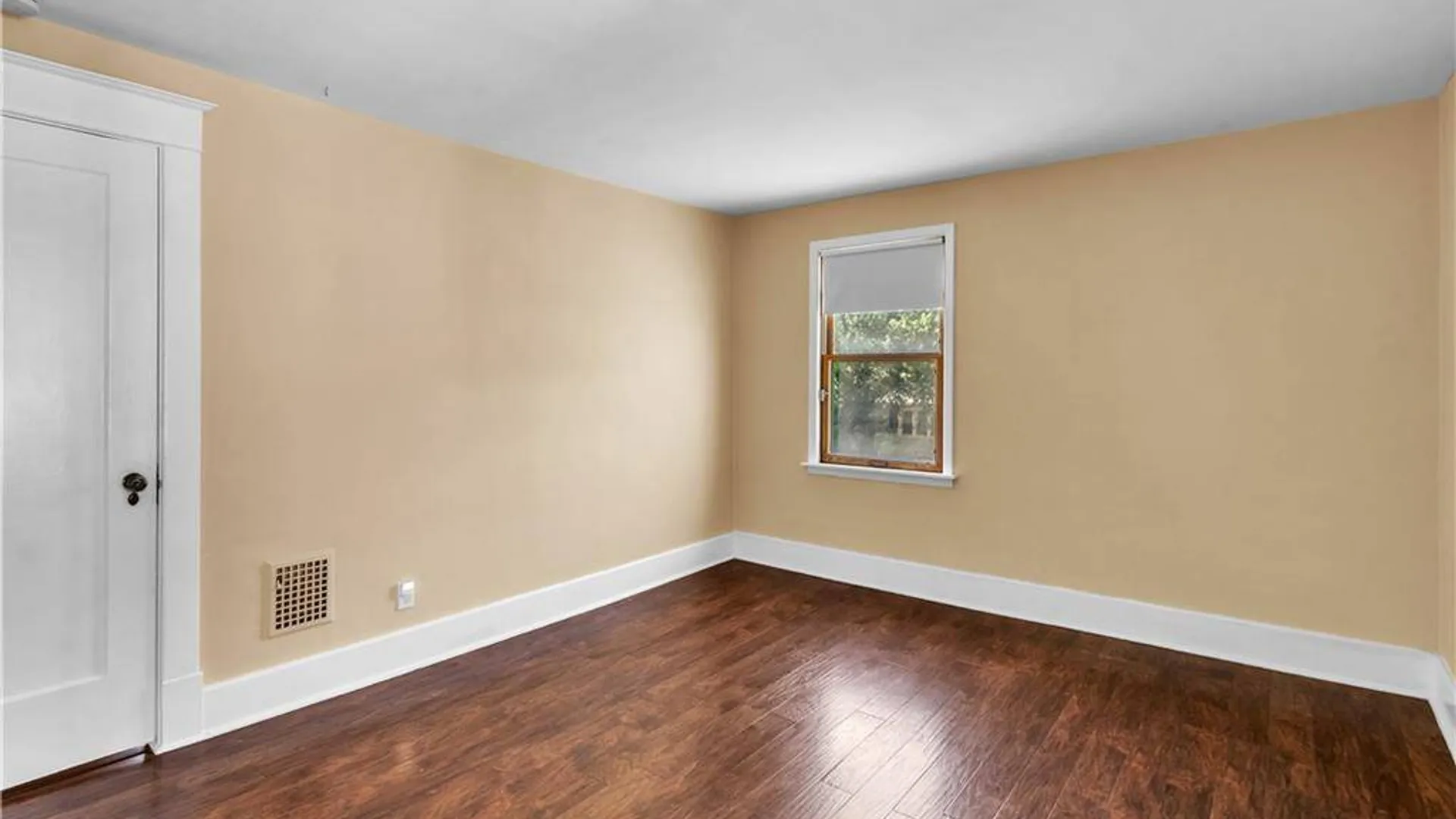 Property at 40 McKinley Ave, Buffalo, NY 14217 36