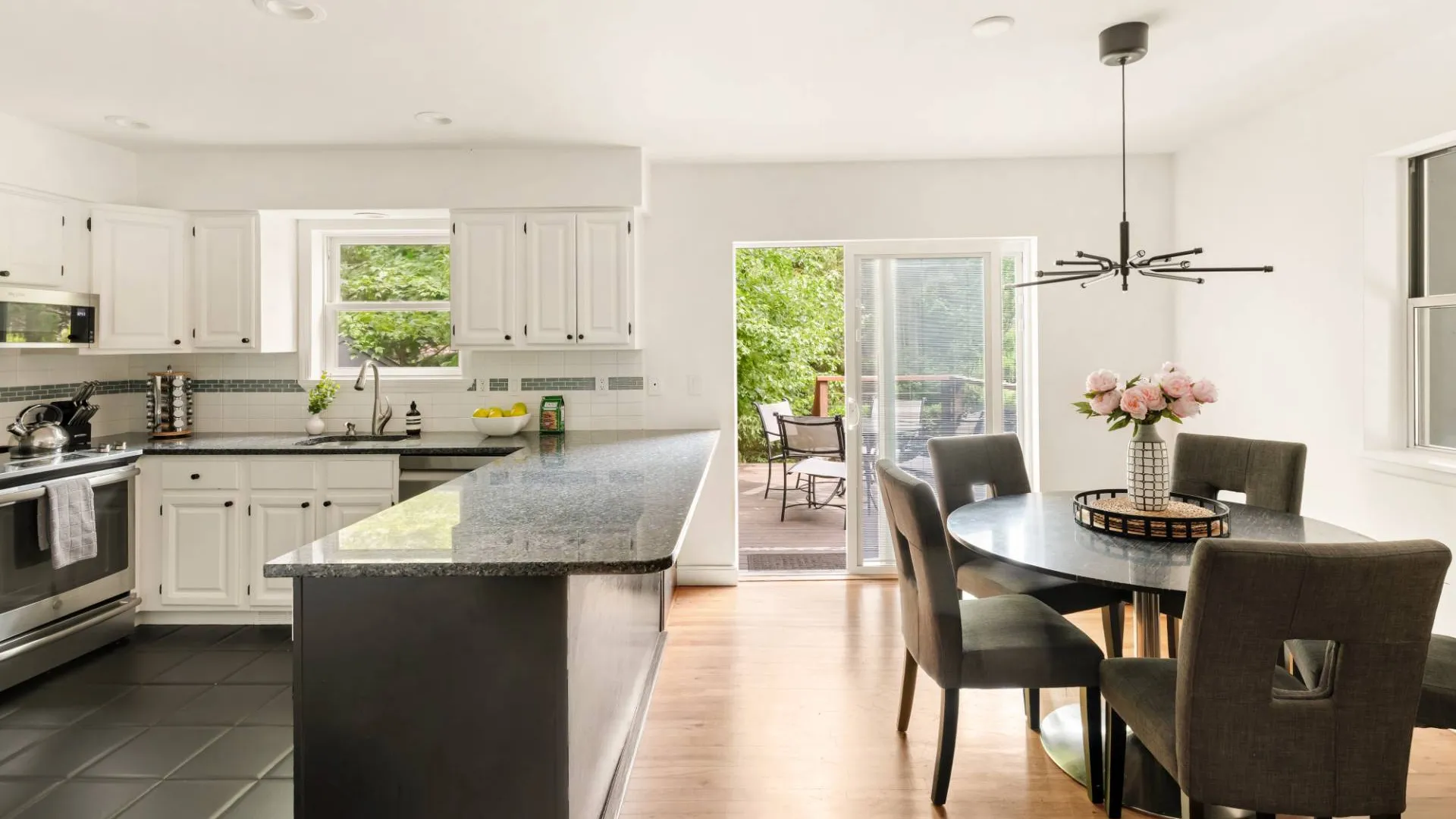 Property at 5 16TH ST, East Hampton, NY 11937 3
