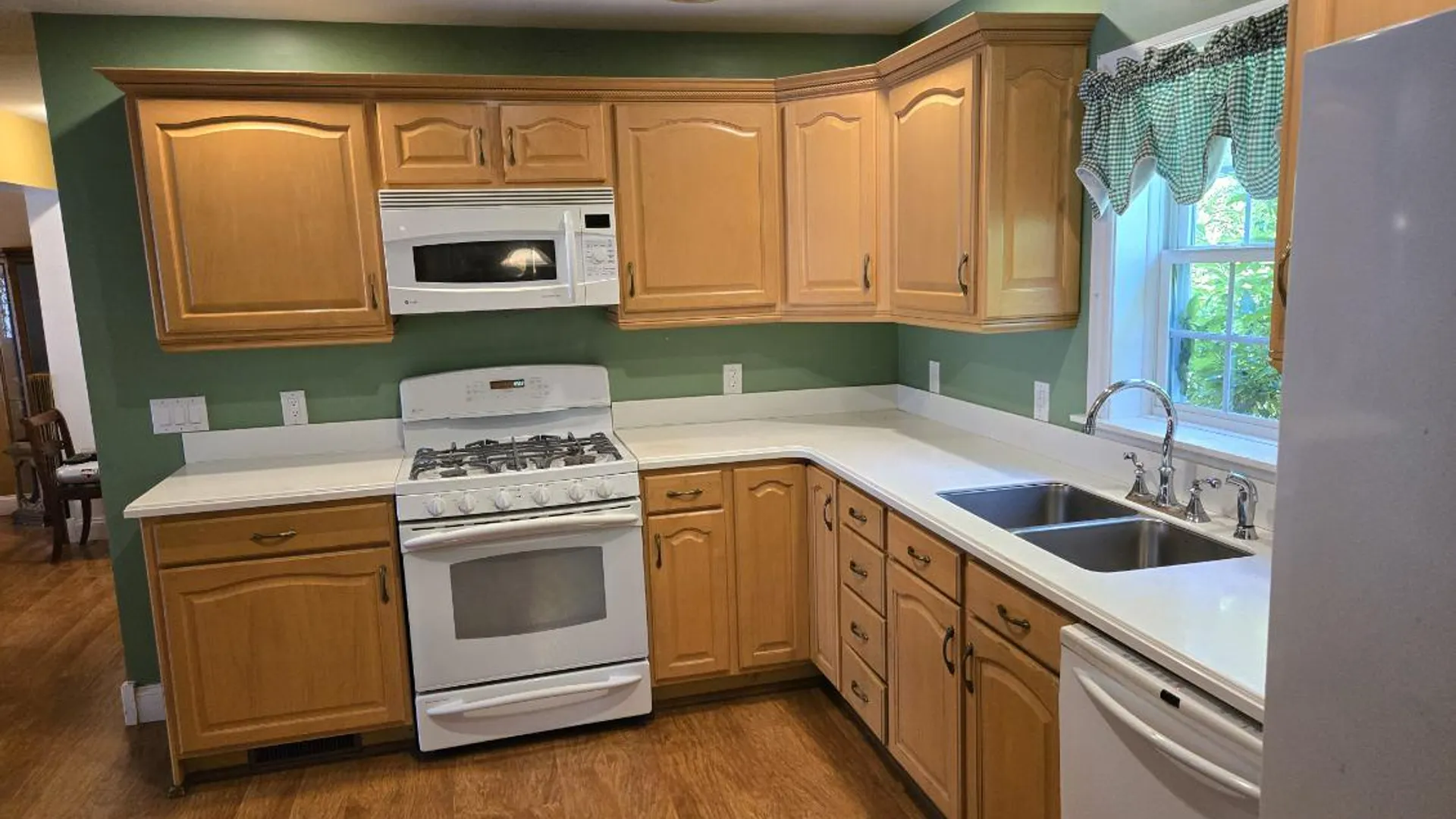 Property at 1407-274 Middle Rd, Calverton, NY 11933 10