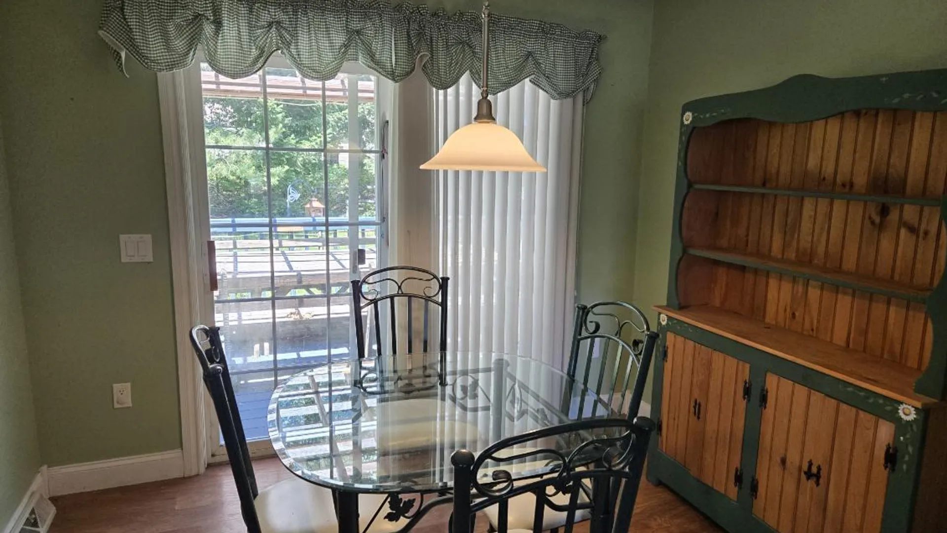 Property at 1407-274 Middle Rd, Calverton, NY 11933 3