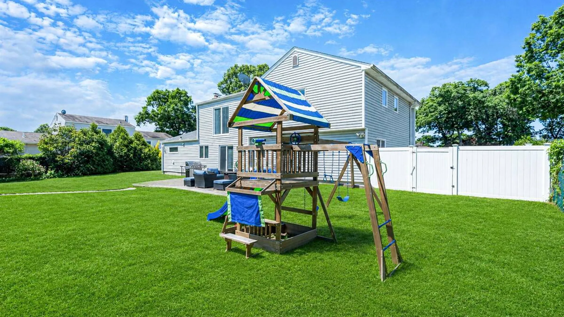 Property at 5 Priscilla Avenue, Holtsville, NY 11742 6
