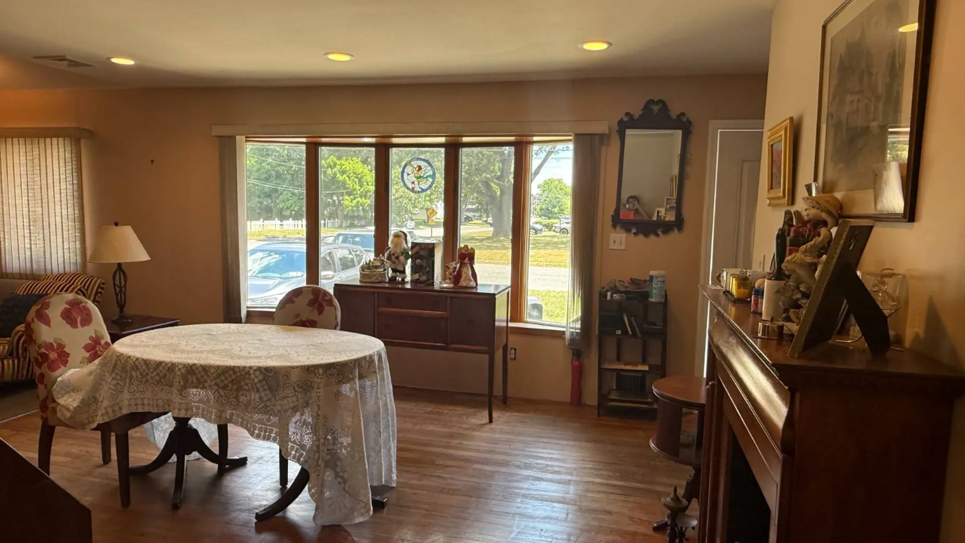 Property at 1612 N Gardiner Dr, Bay Shore, NY 11706 3
