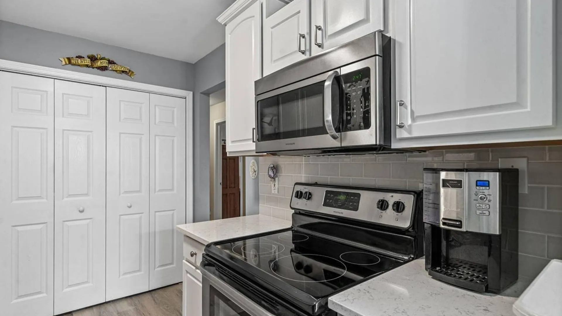 Property at 1200 Hillside Ave, Niskayuna, NY 12309 13