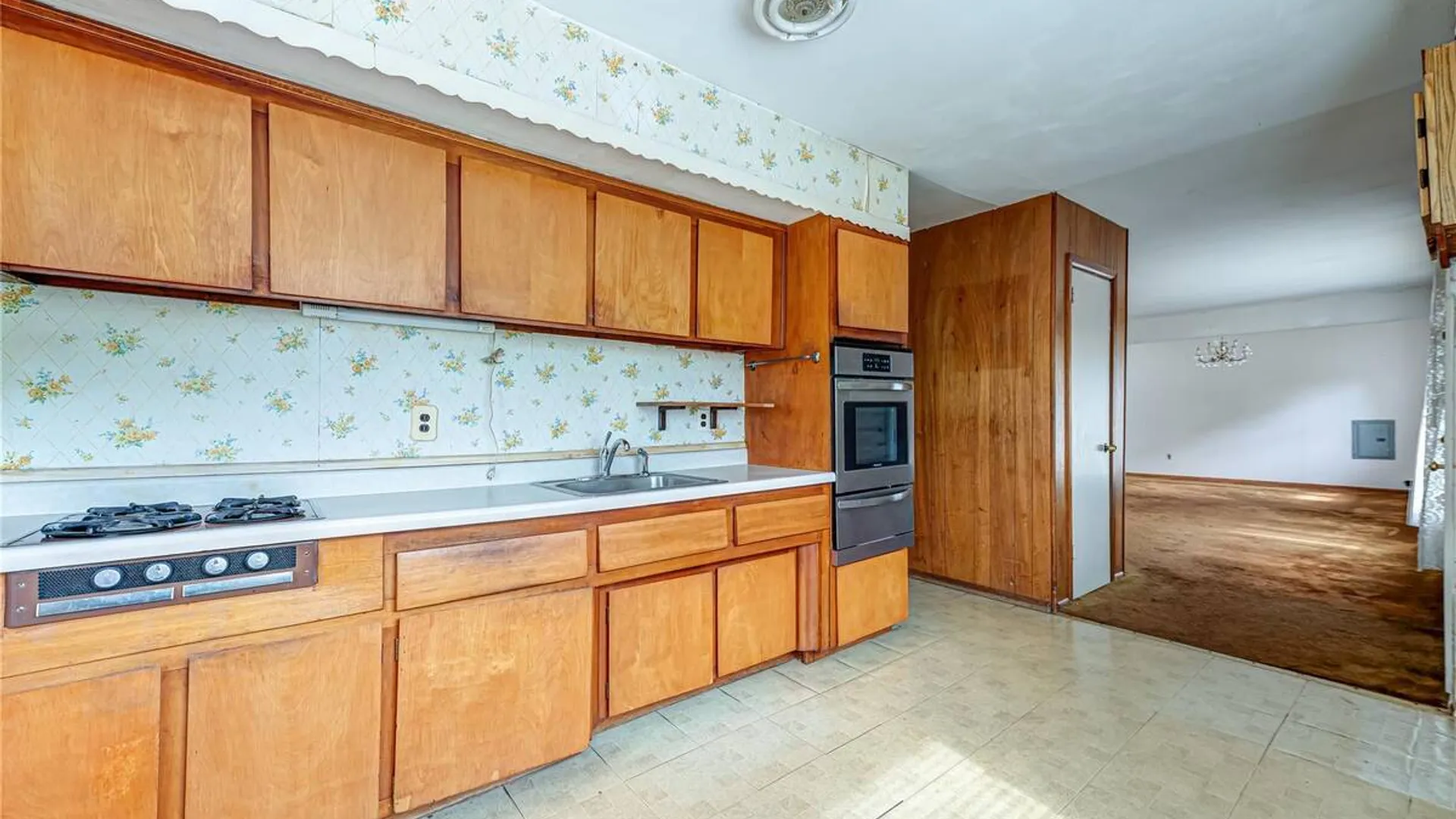 Property at 1614 N Gardiner Drive, Bay Shore, NY 11706 7