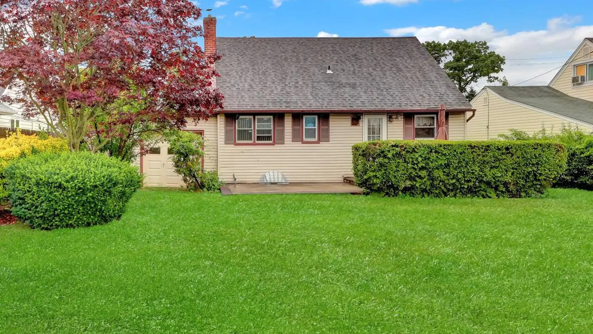 Property at 69 Greenwood Drive, North Babylon, NY 11703 23