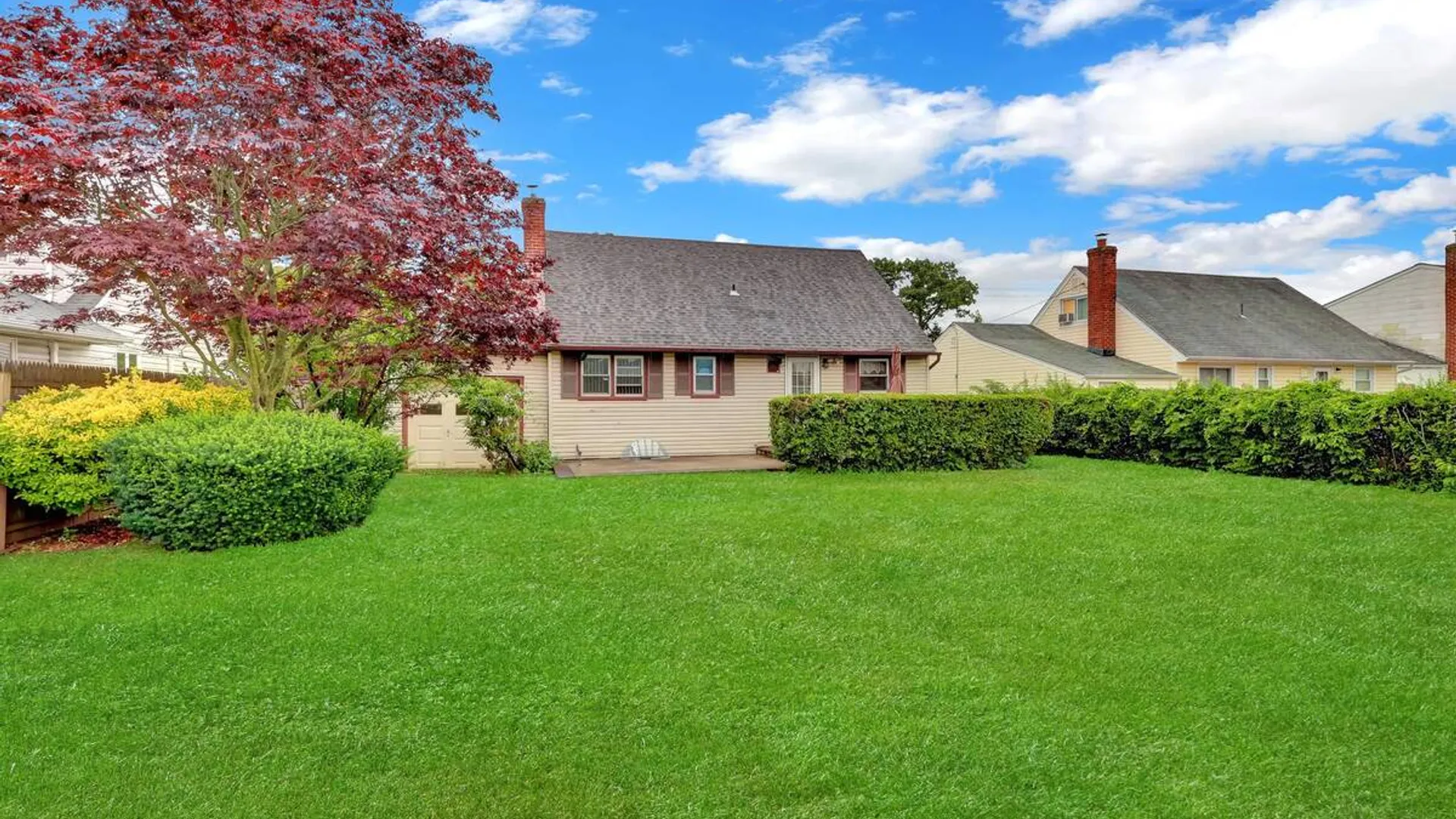 Property at 69 Greenwood Drive, North Babylon, NY 11703 24