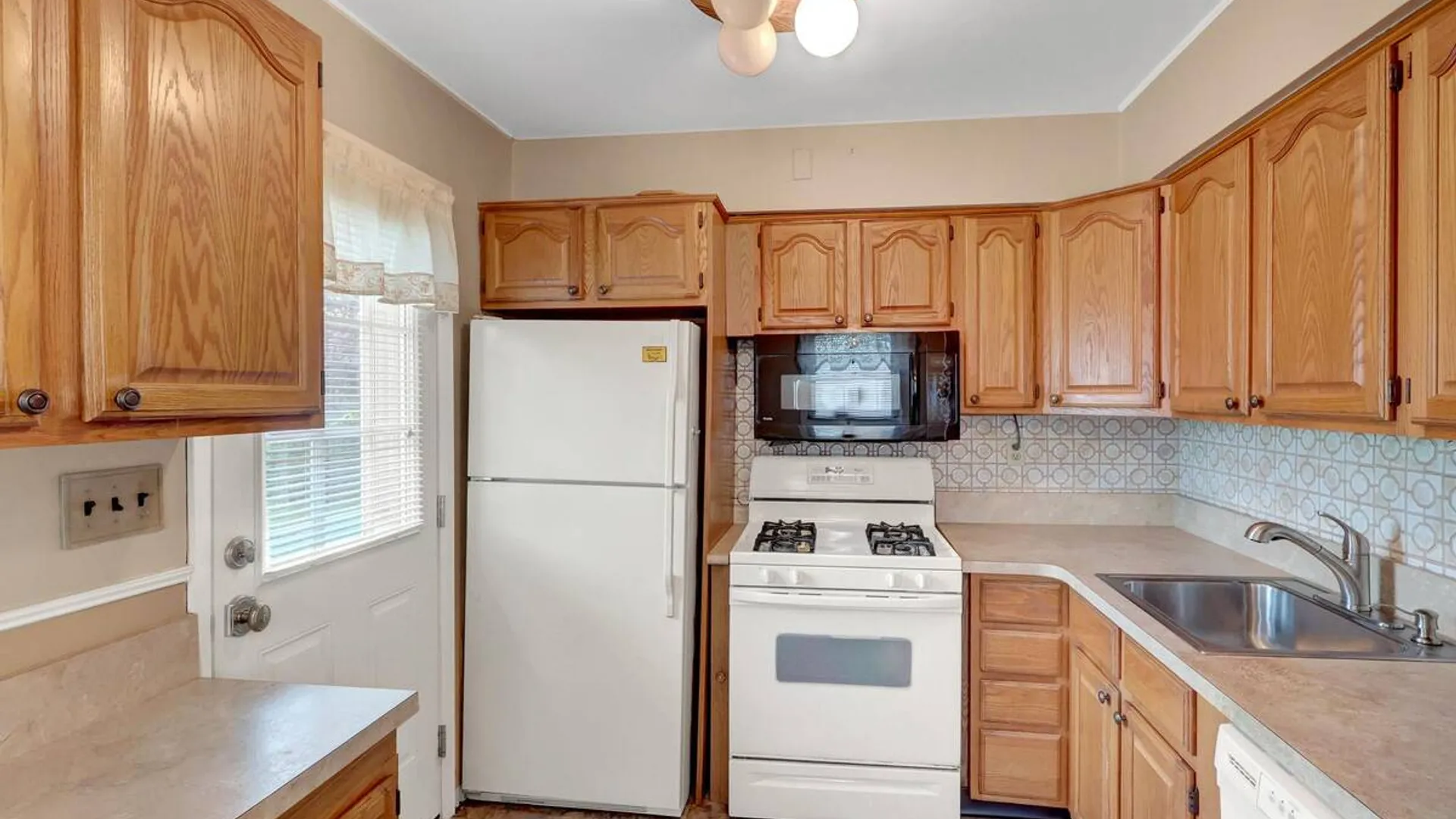 Property at 69 Greenwood Drive, North Babylon, NY 11703 10