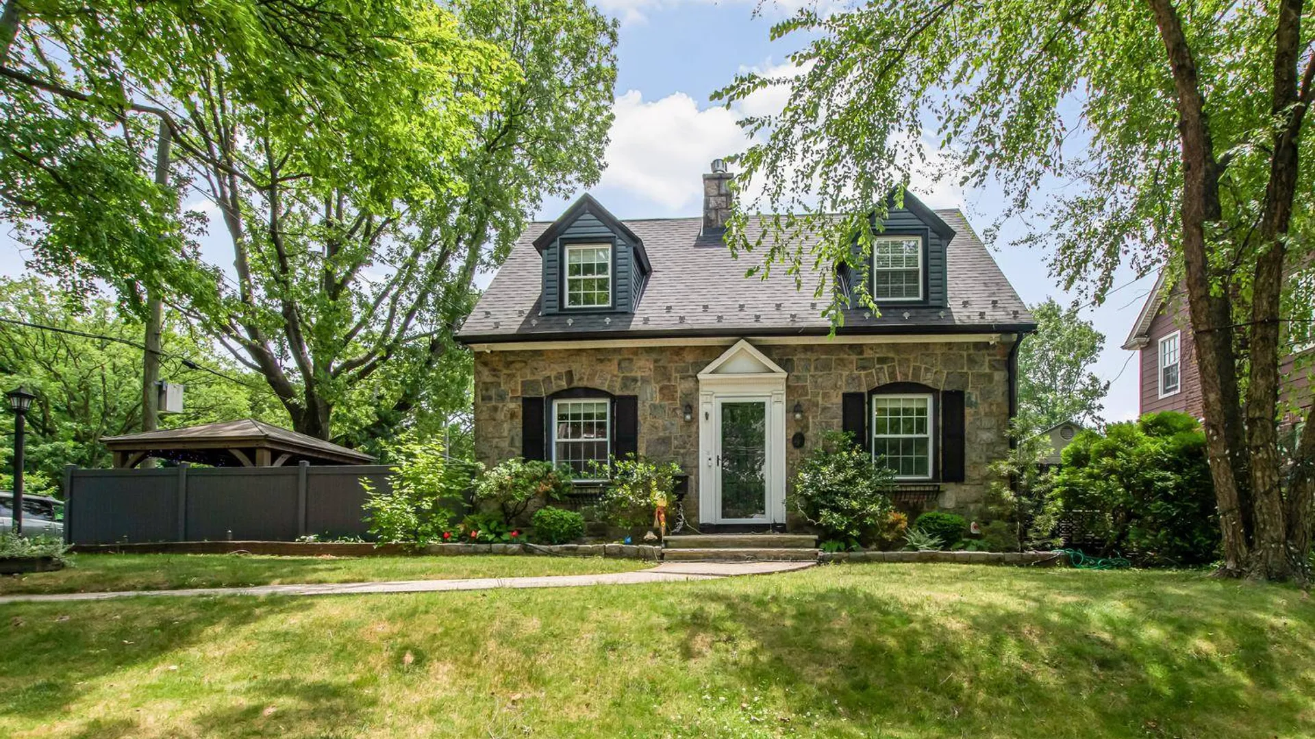 Property at 4 Knox Pl., Staten Island, NY 10314 2