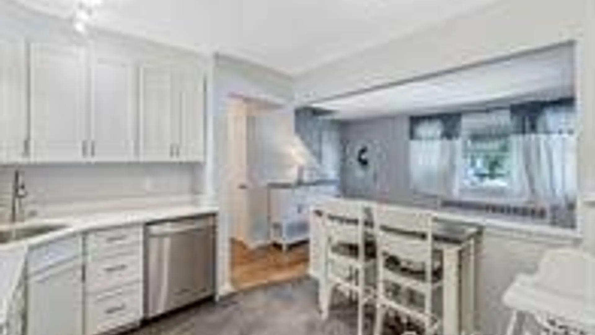 Property at 168 W 21st St, Deer Park, NY 11729 10