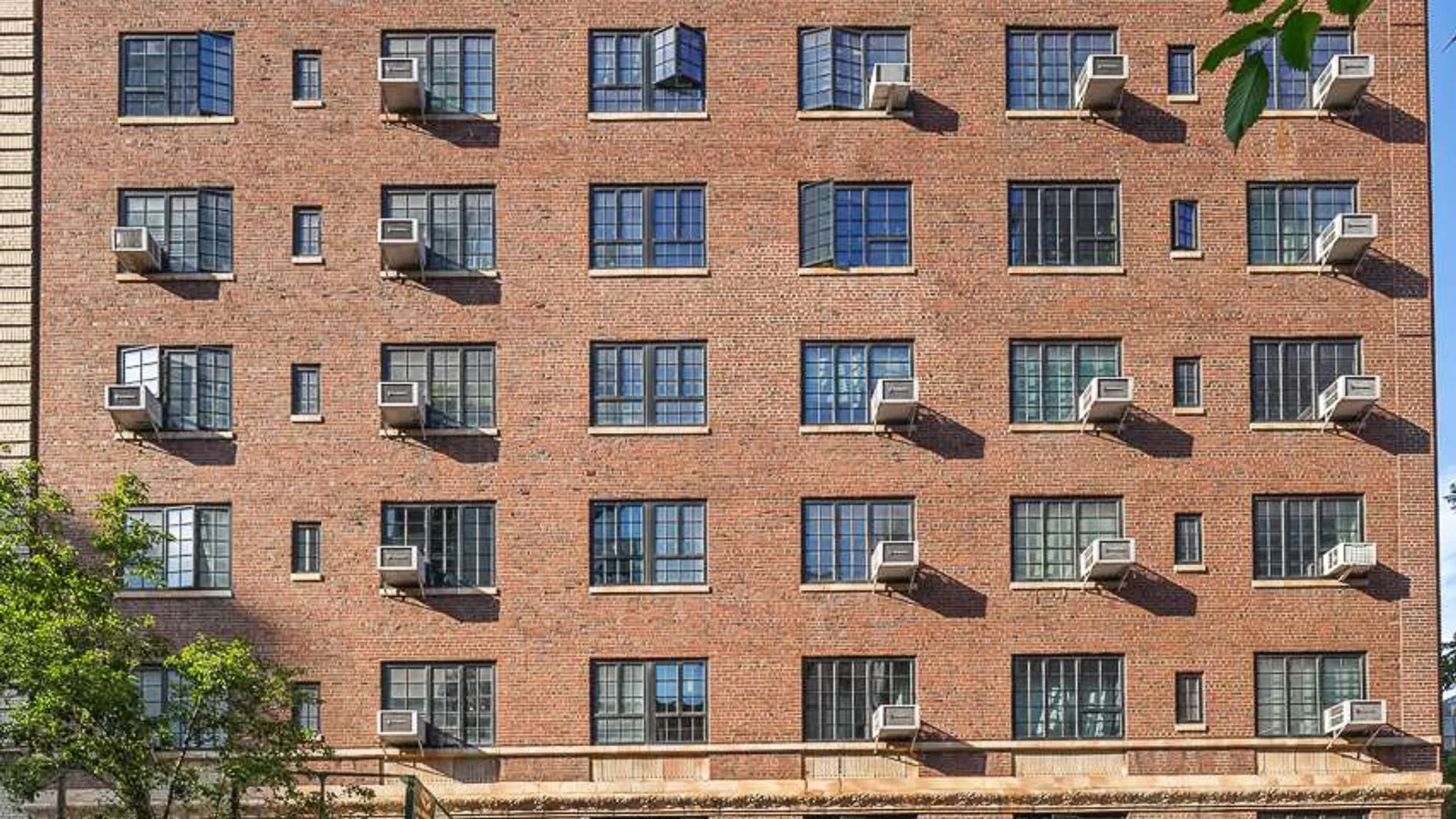 Property at 211 East 35th Street, New York, NY 10016 7