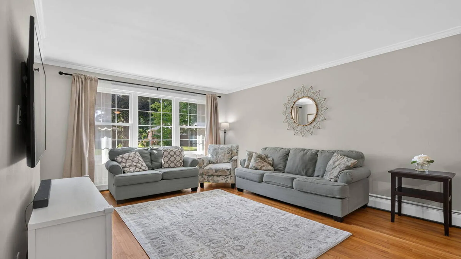 Property at 19 Gingerbread Lane, Albany, NY 12208 10