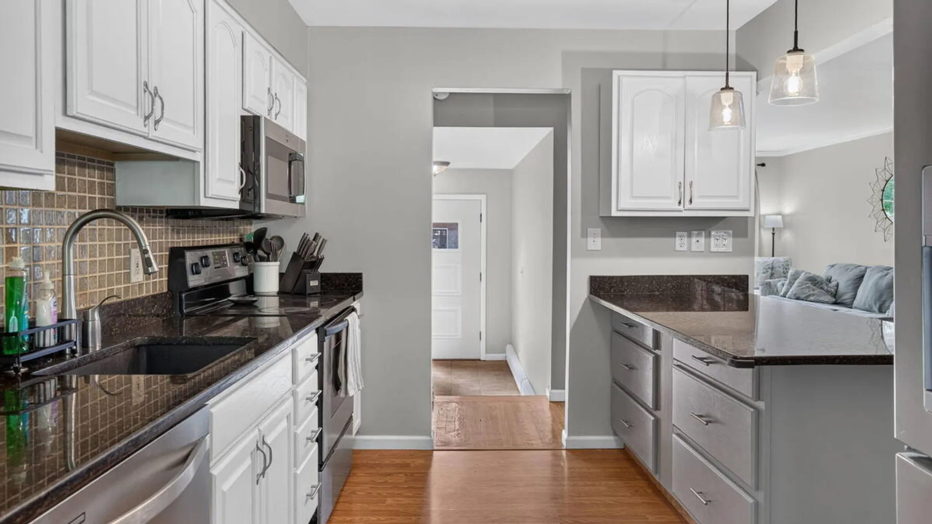 Property at 19 Gingerbread Lane, Albany, NY 12208 18