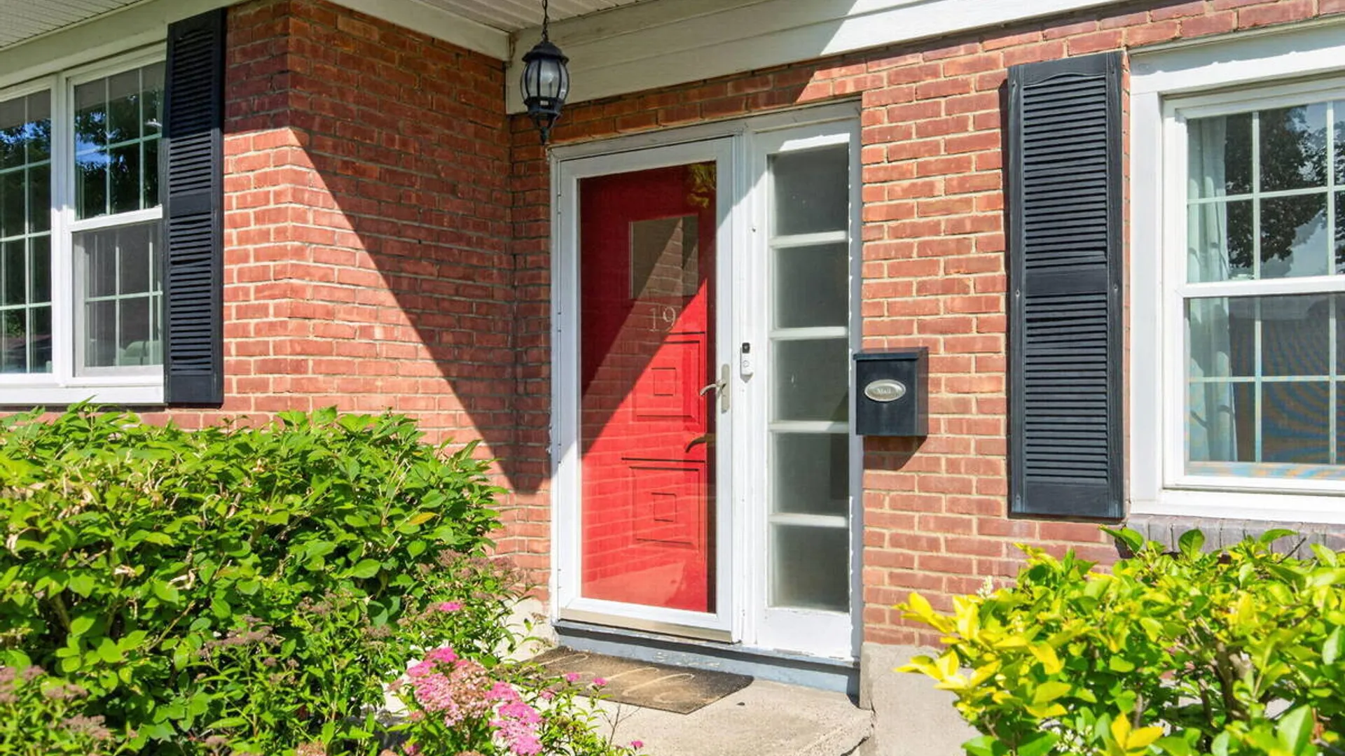 Property at 19 Gingerbread Lane, Albany, NY 12208 2
