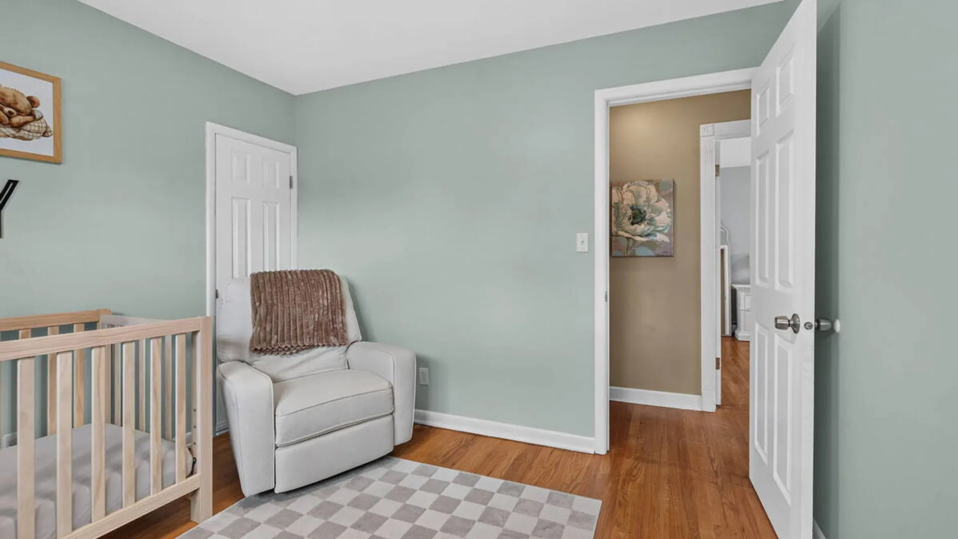 Property at 19 Gingerbread Lane, Albany, NY 12208 20