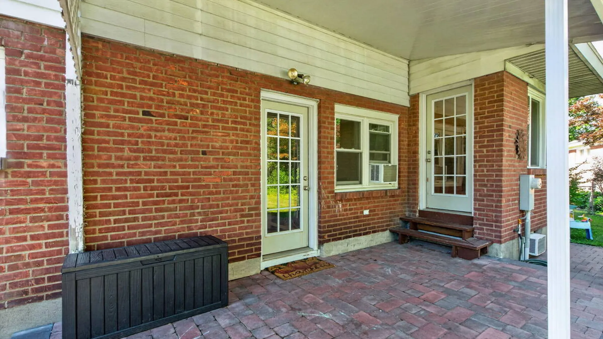 Property at 19 Gingerbread Lane, Albany, NY 12208 43
