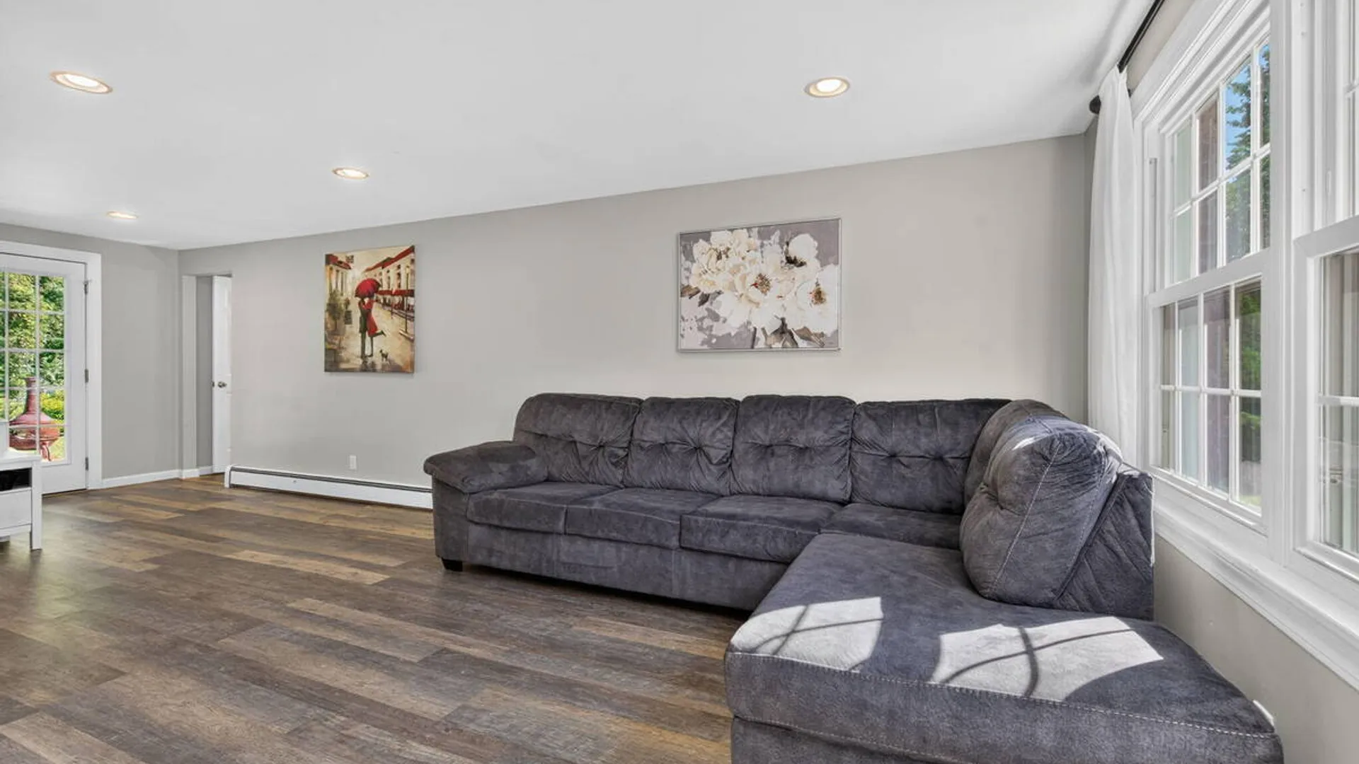 Property at 19 Gingerbread Lane, Albany, NY 12208 7