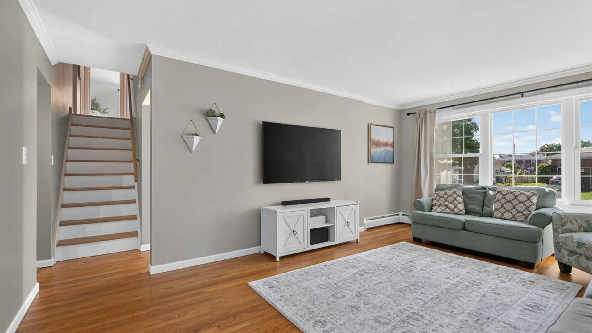 Property at 19 Gingerbread Lane, Albany, NY 12208 8