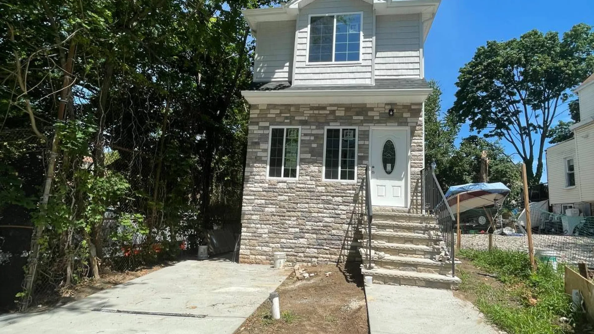 Property at 35 Layton Ave, Staten Island, NY 10301 2