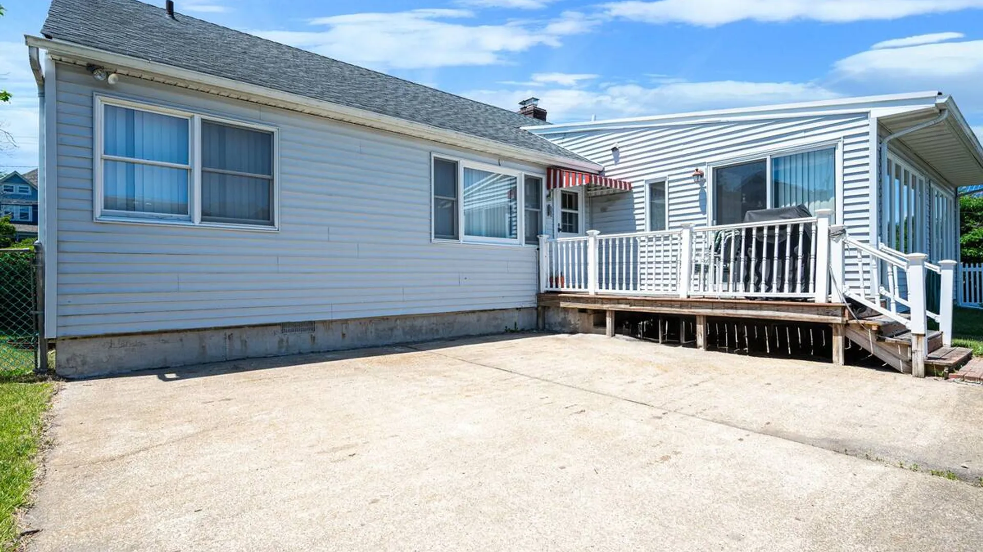 Property at 398 Clocks Boulevard, Massapequa, NY 11758 15