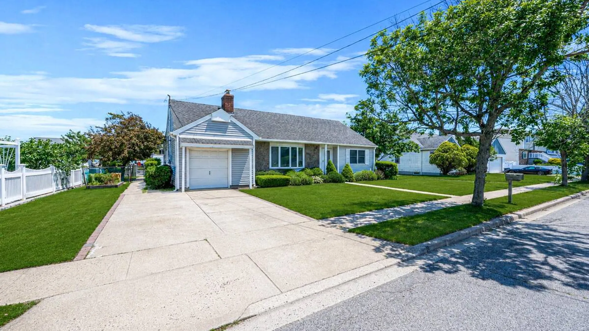 Property at 398 Clocks Boulevard, Massapequa, NY 11758 4
