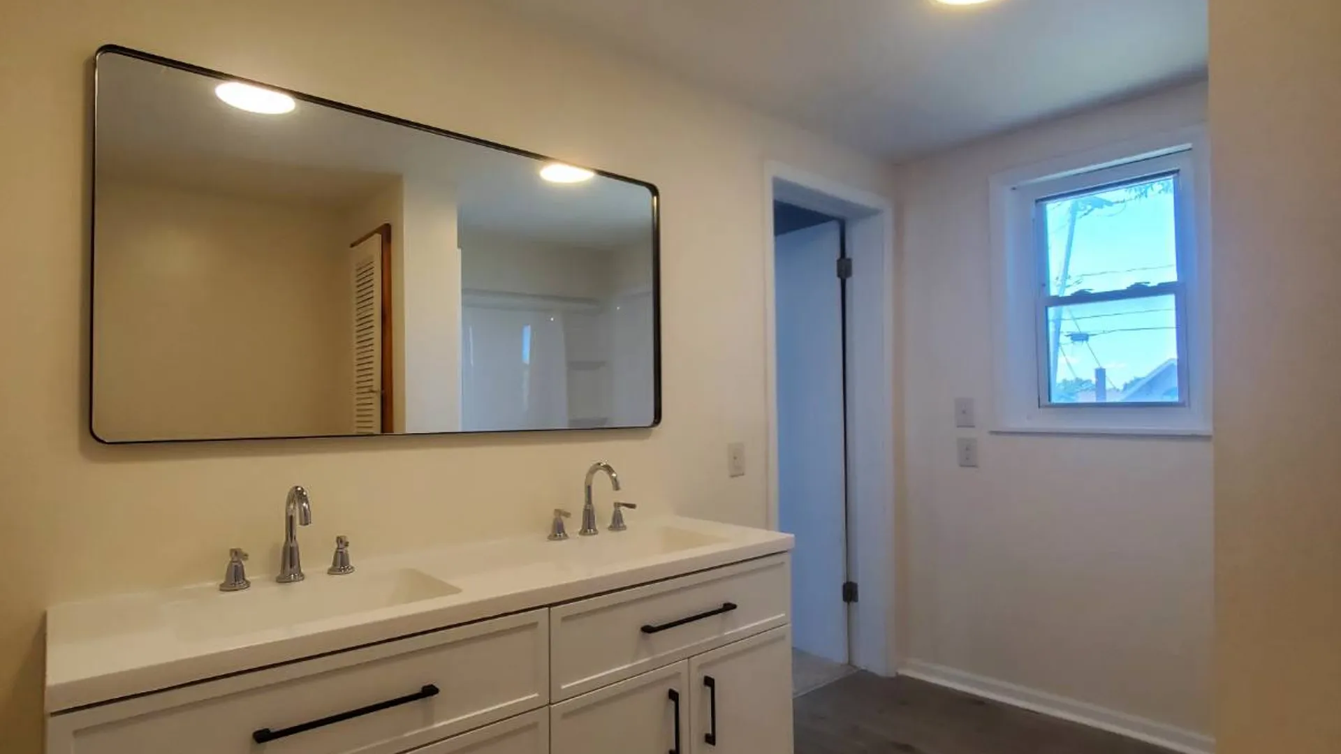 Property at 61 Burrstone Rd, New York Mills, NY 13417 17