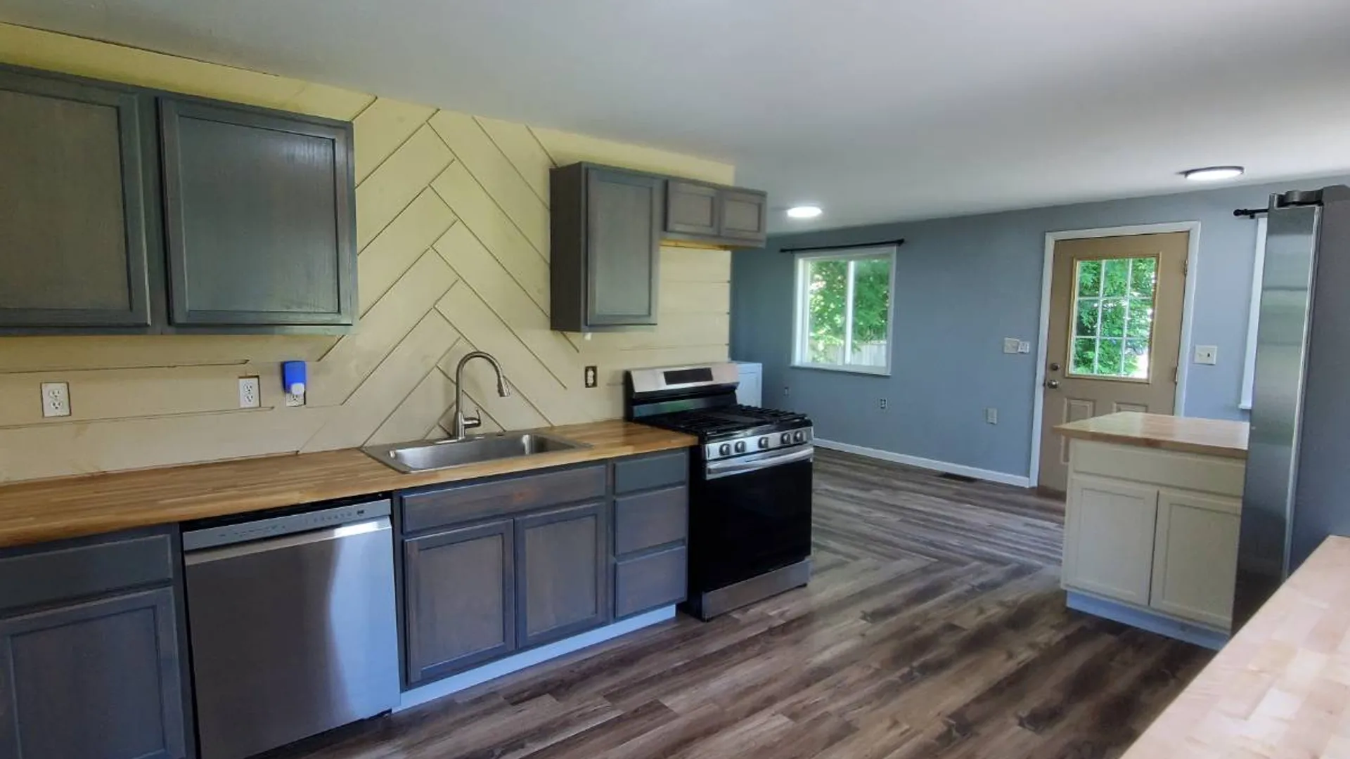 Property at 61 Burrstone Rd, New York Mills, NY 13417 8
